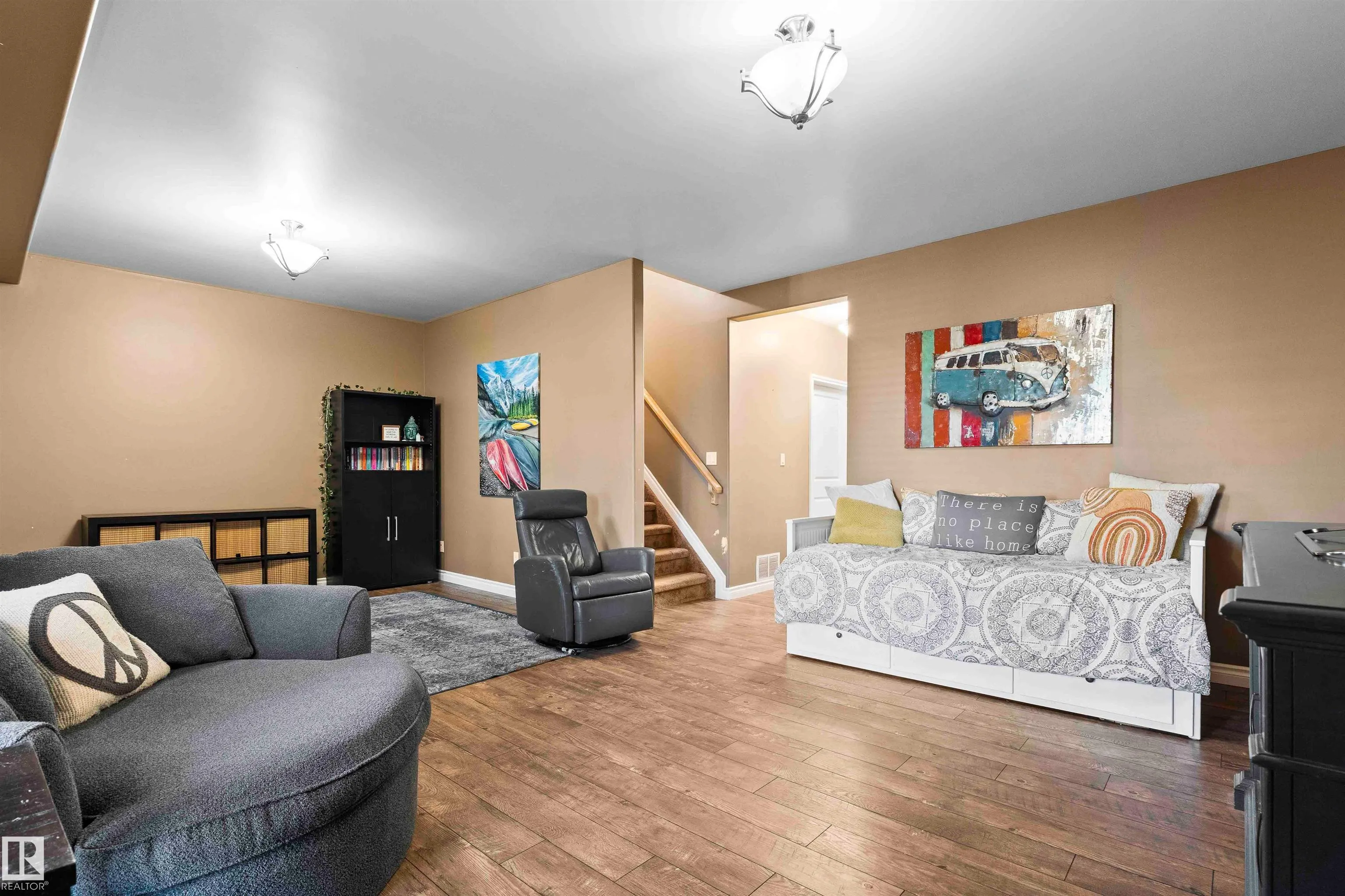 634 Lakeside Point(e)