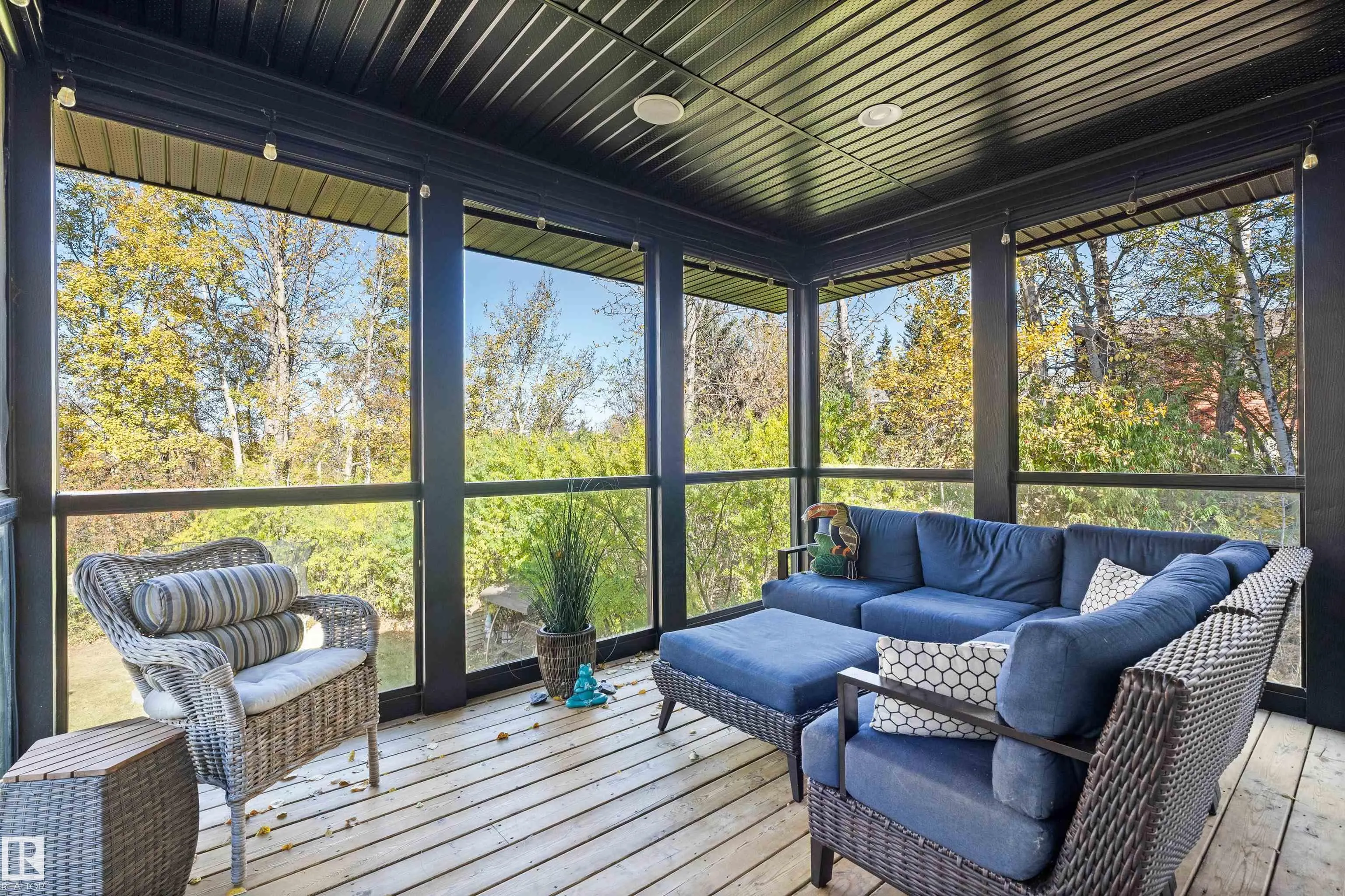 634 Lakeside Point(e)