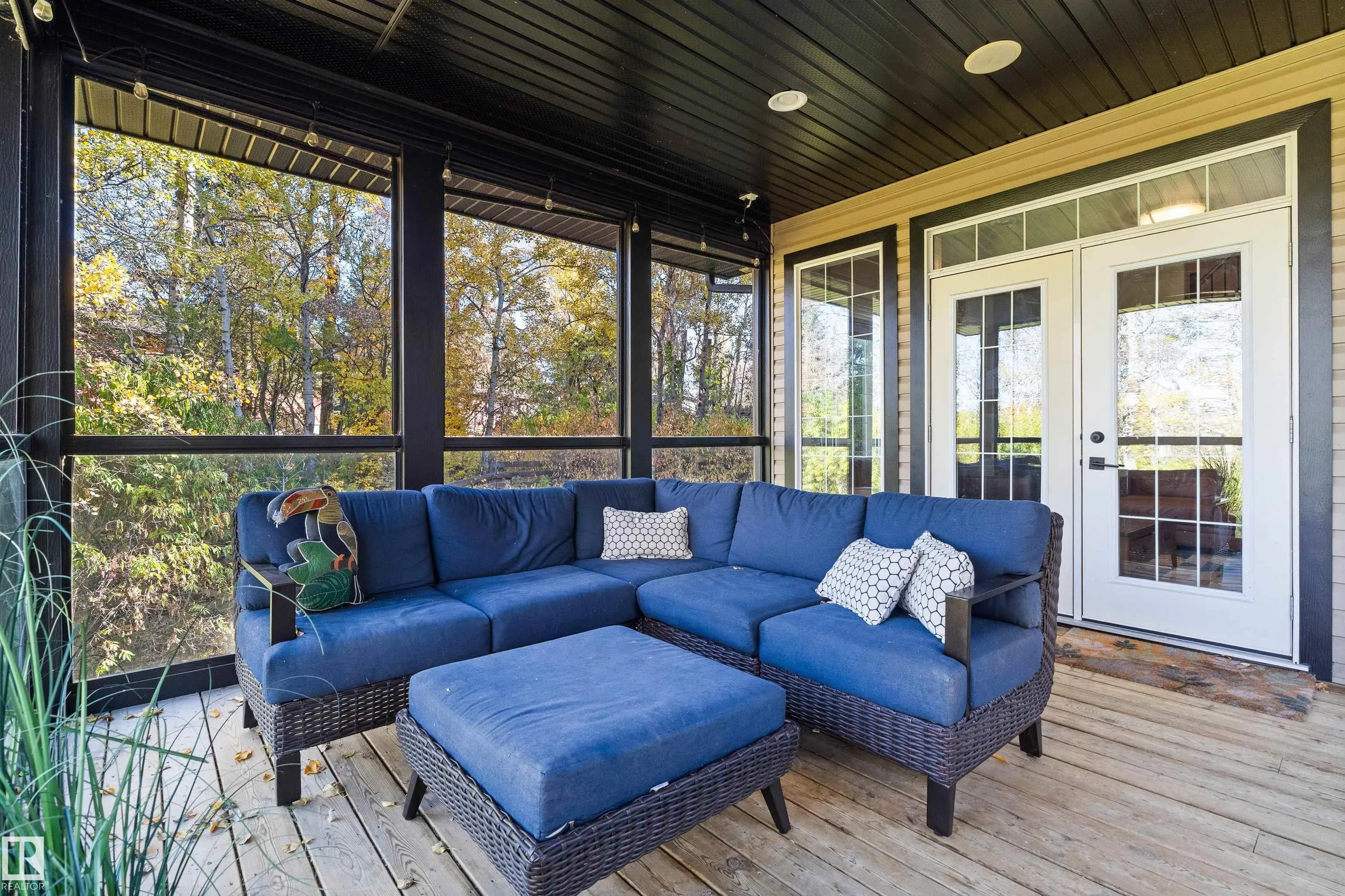 634 Lakeside Point(e)