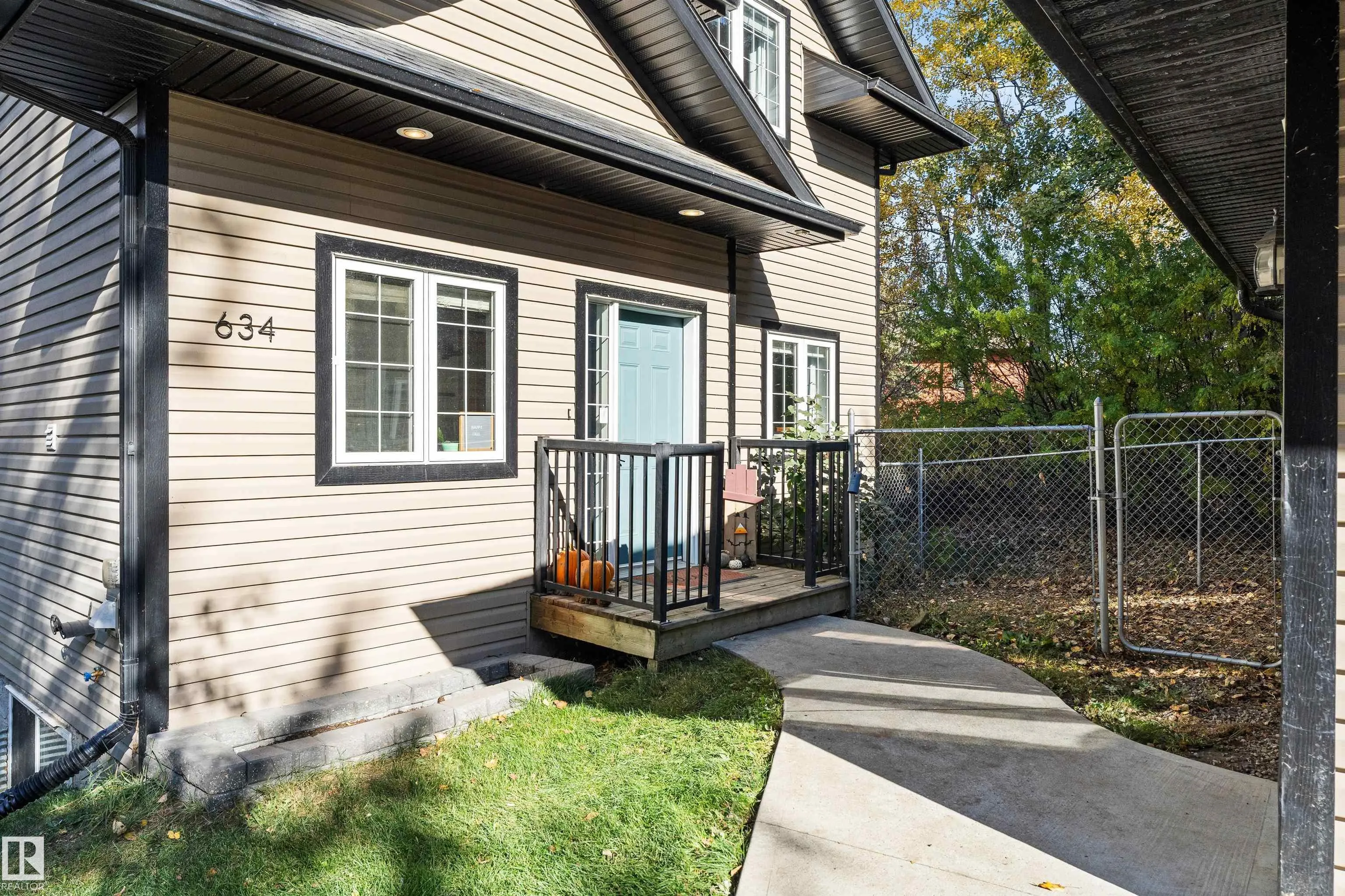 634 Lakeside Point(e)