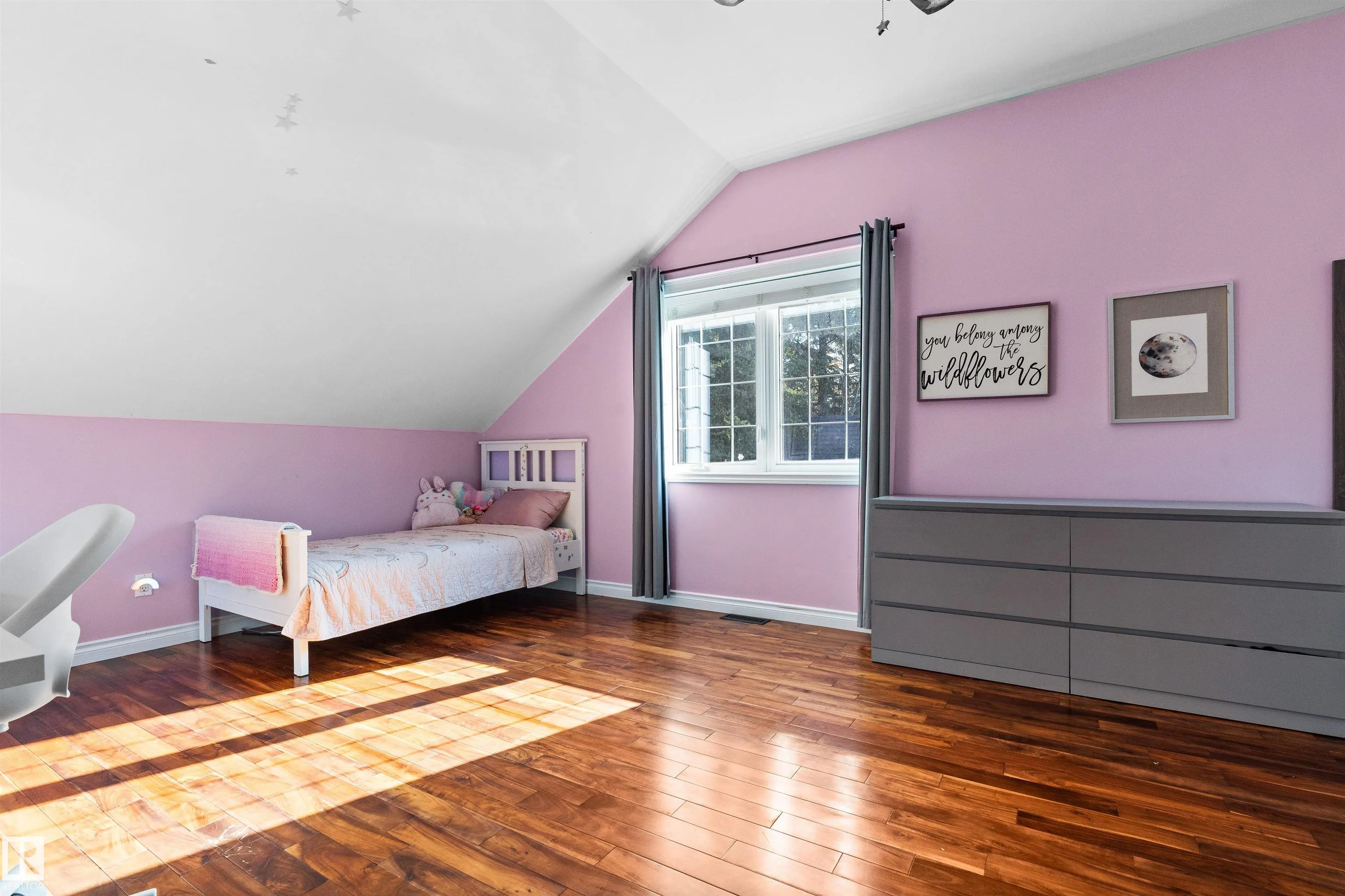 634 Lakeside Point(e)