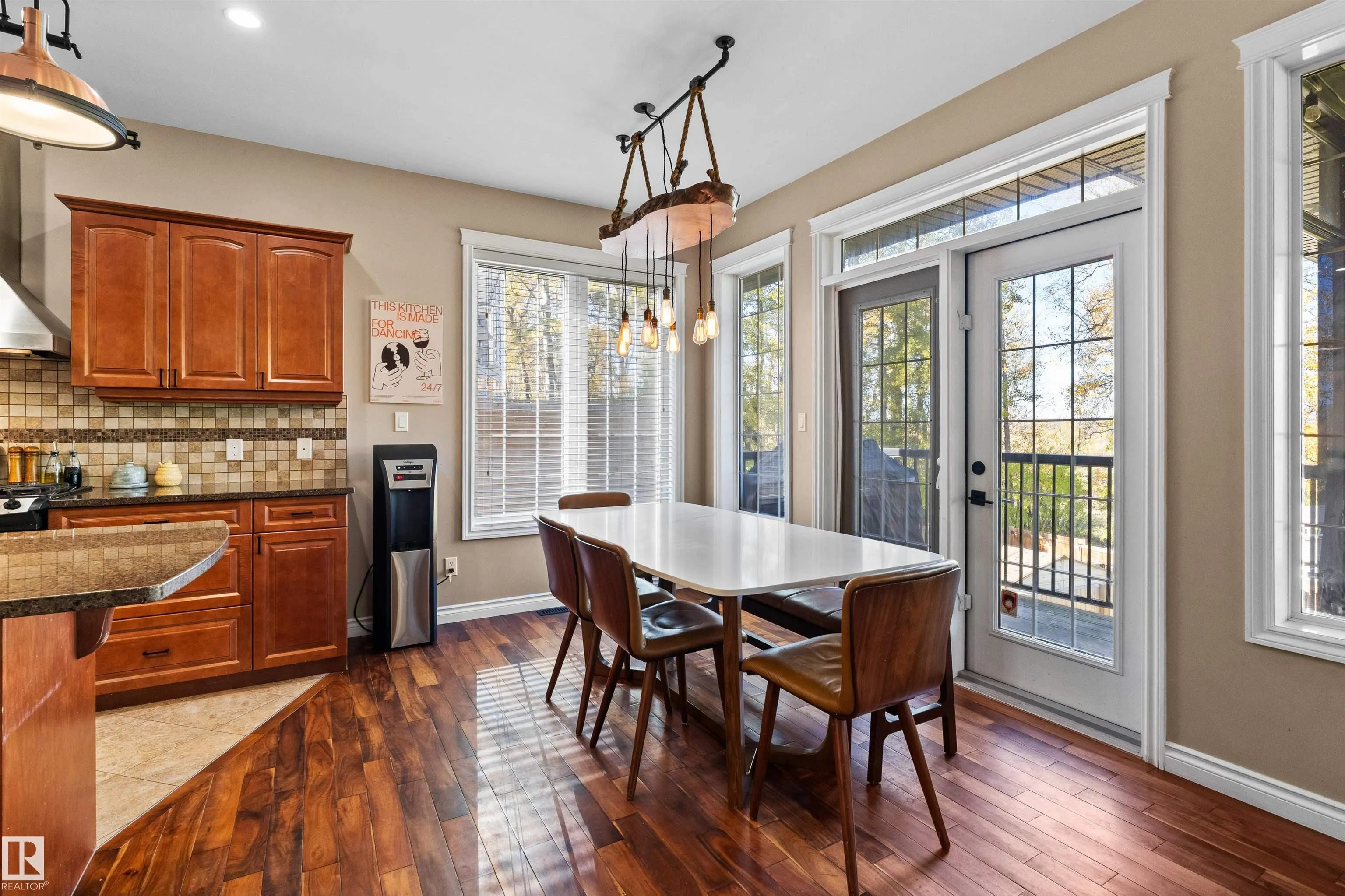 634 Lakeside Point(e)