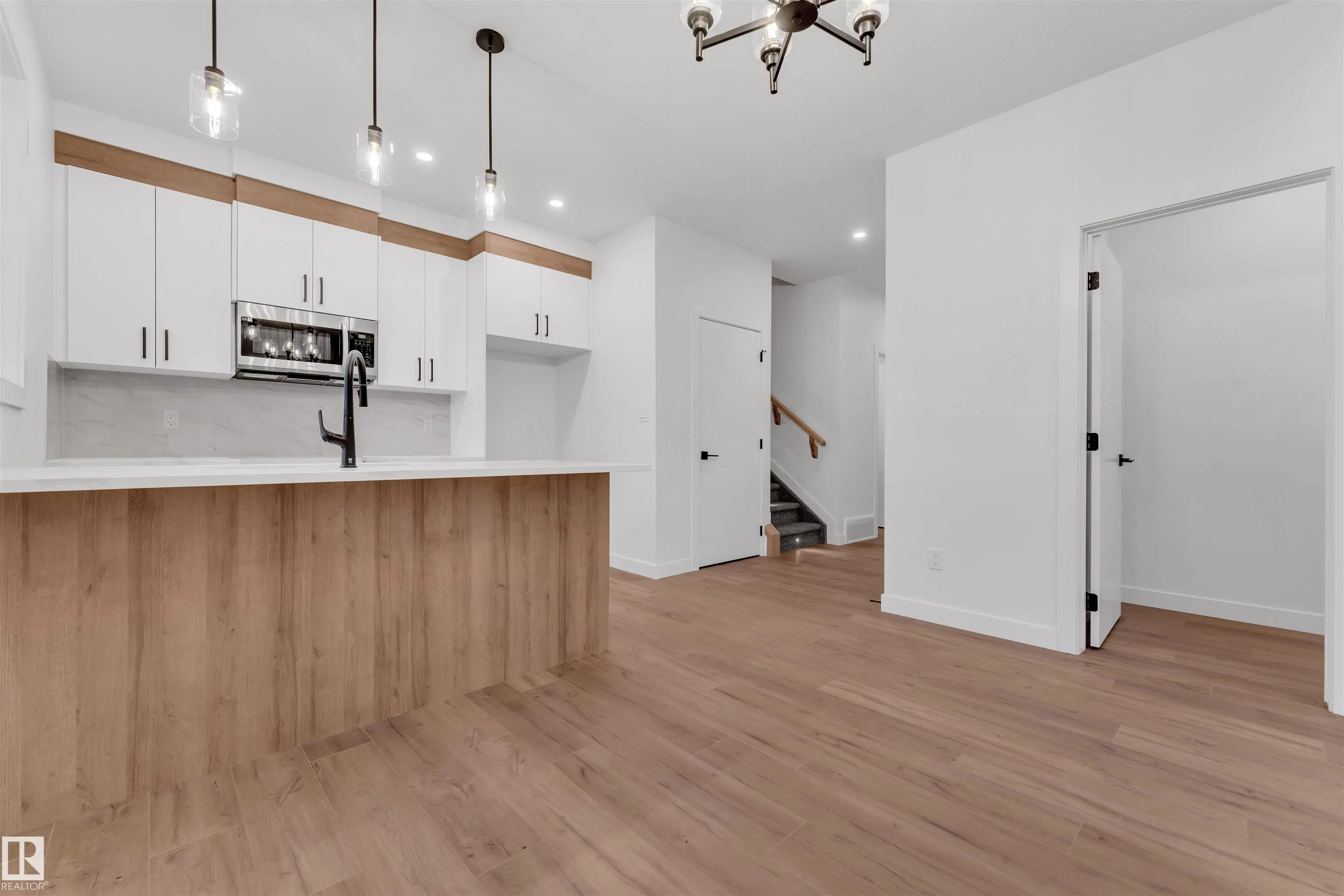48 HAZELWOOD Lane