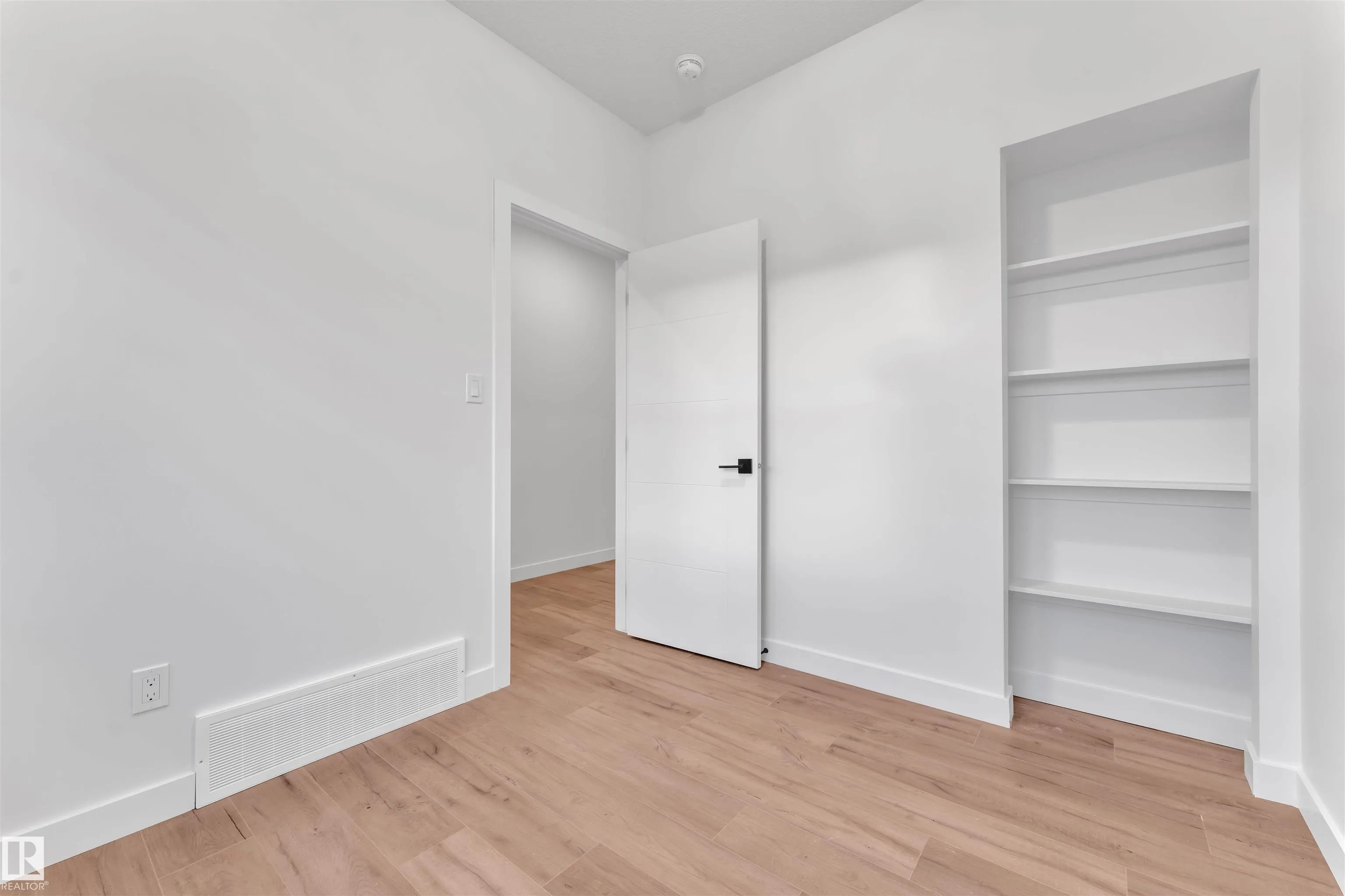 48 HAZELWOOD Lane