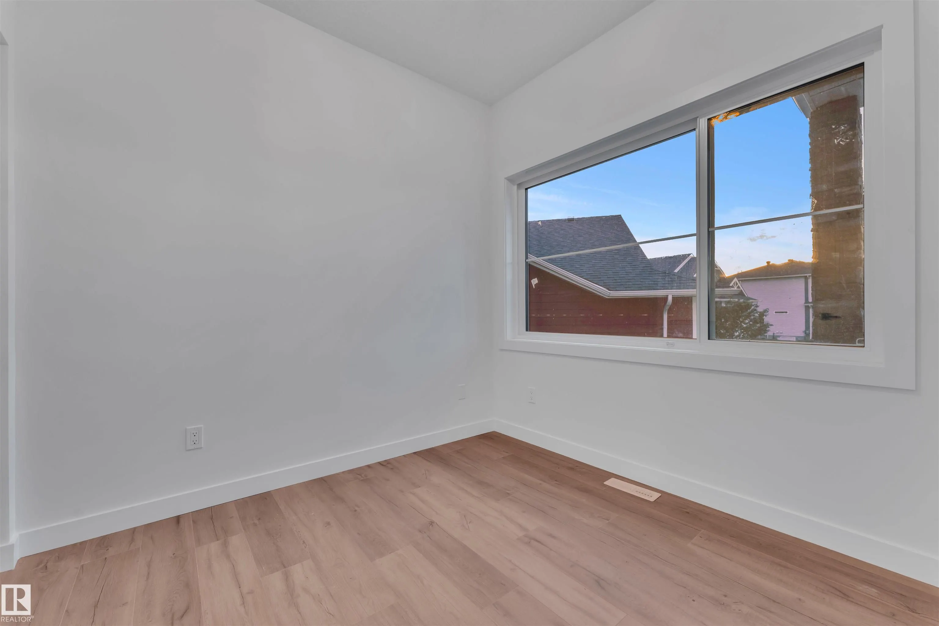 48 HAZELWOOD Lane