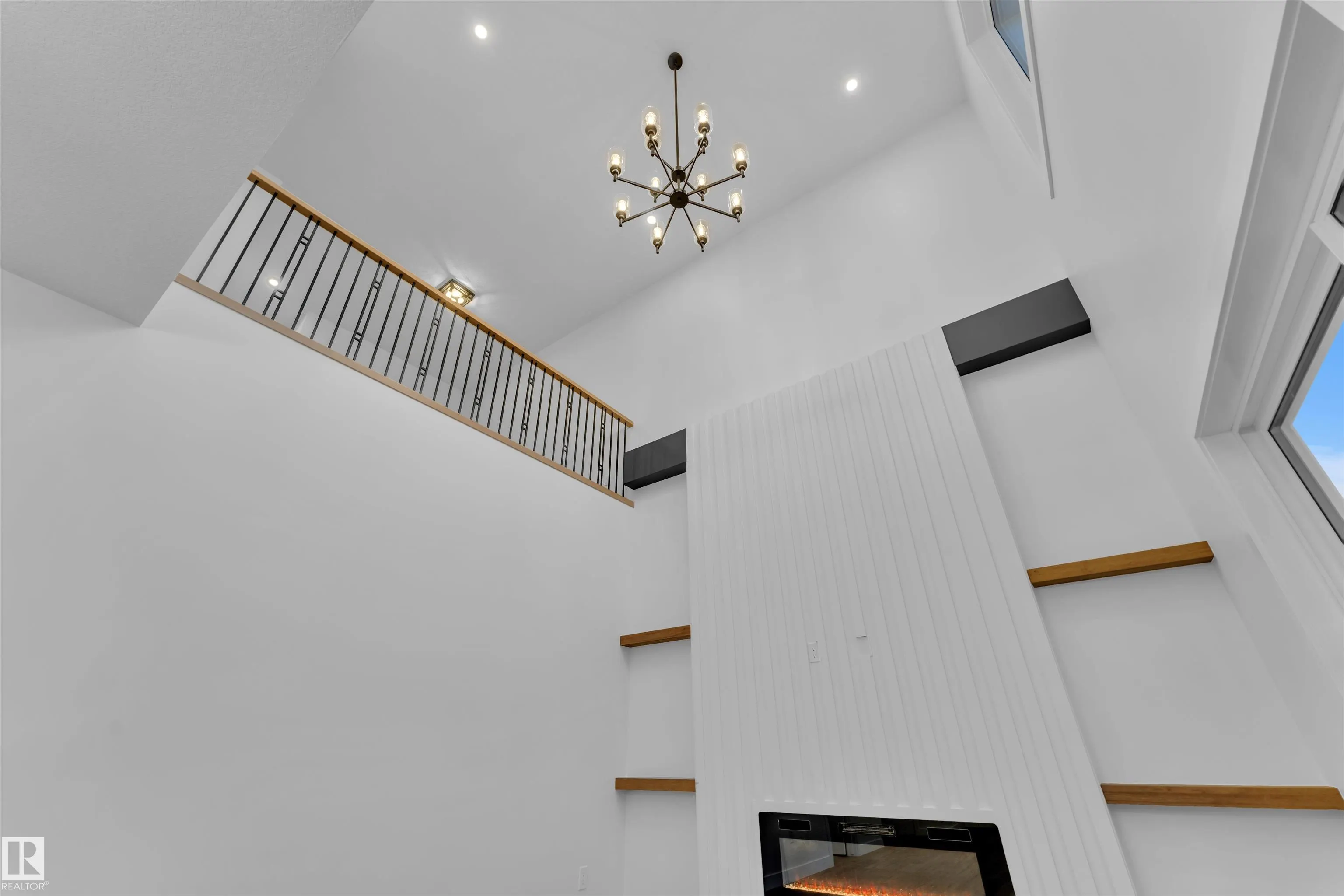 48 HAZELWOOD Lane