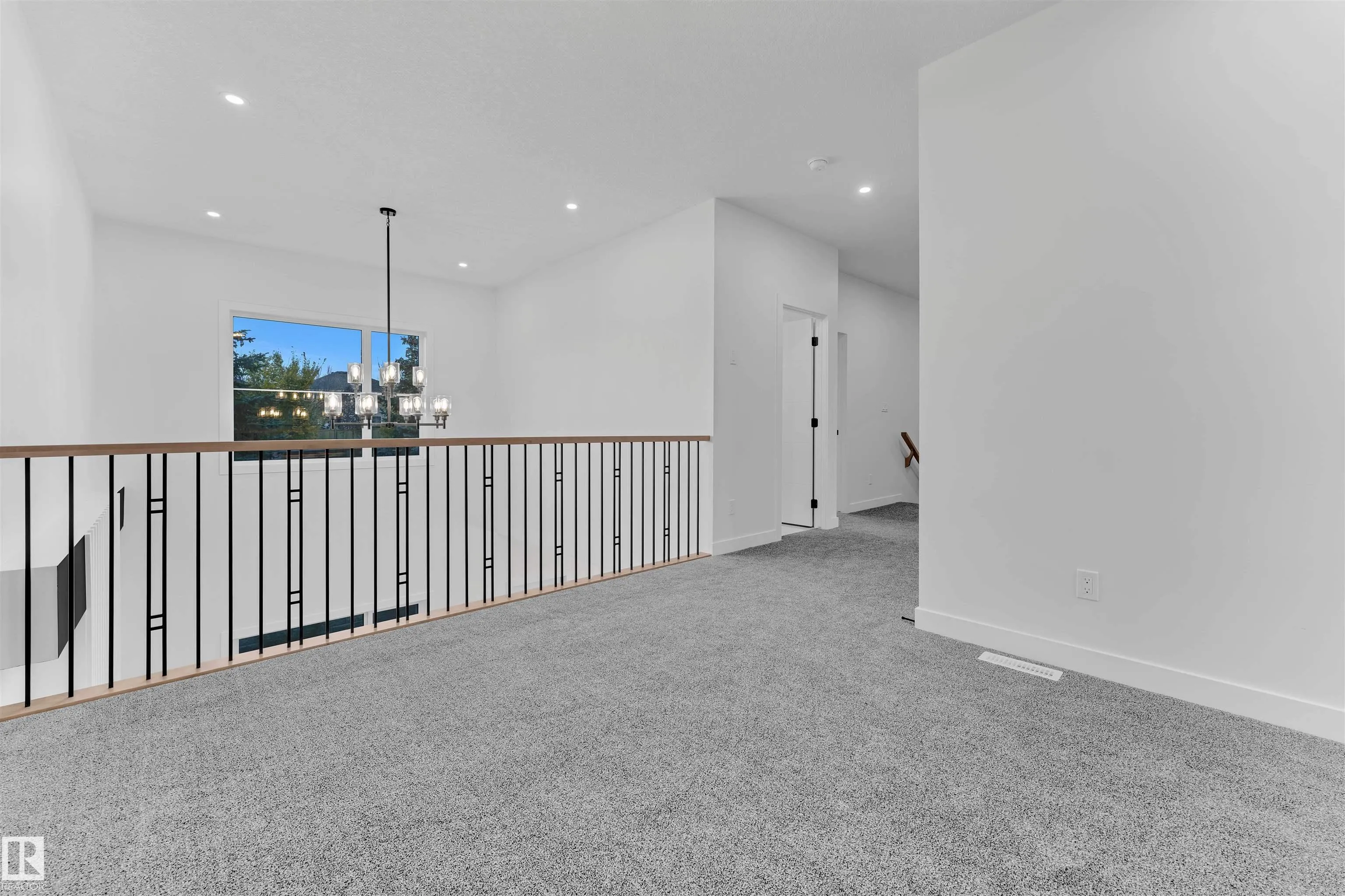 48 HAZELWOOD Lane