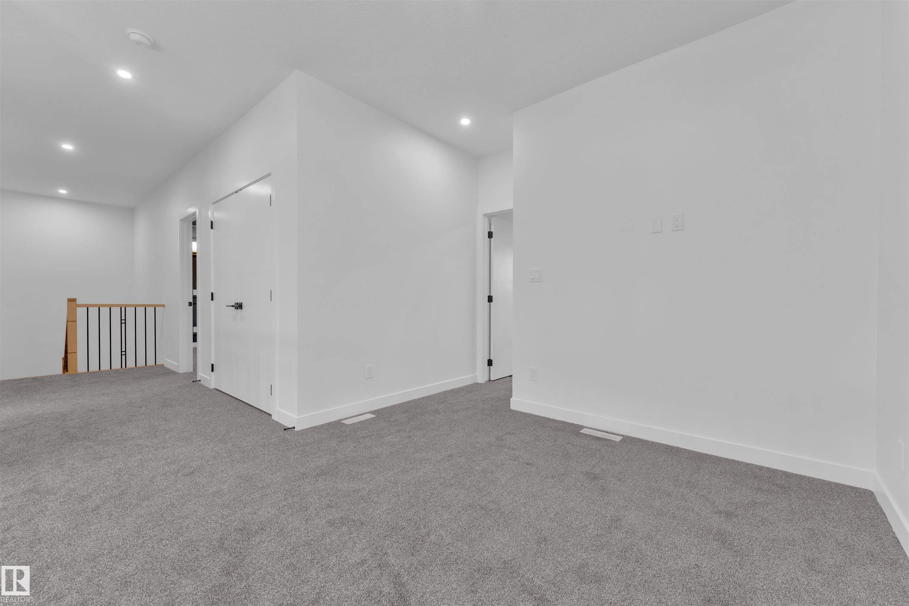 48 HAZELWOOD Lane