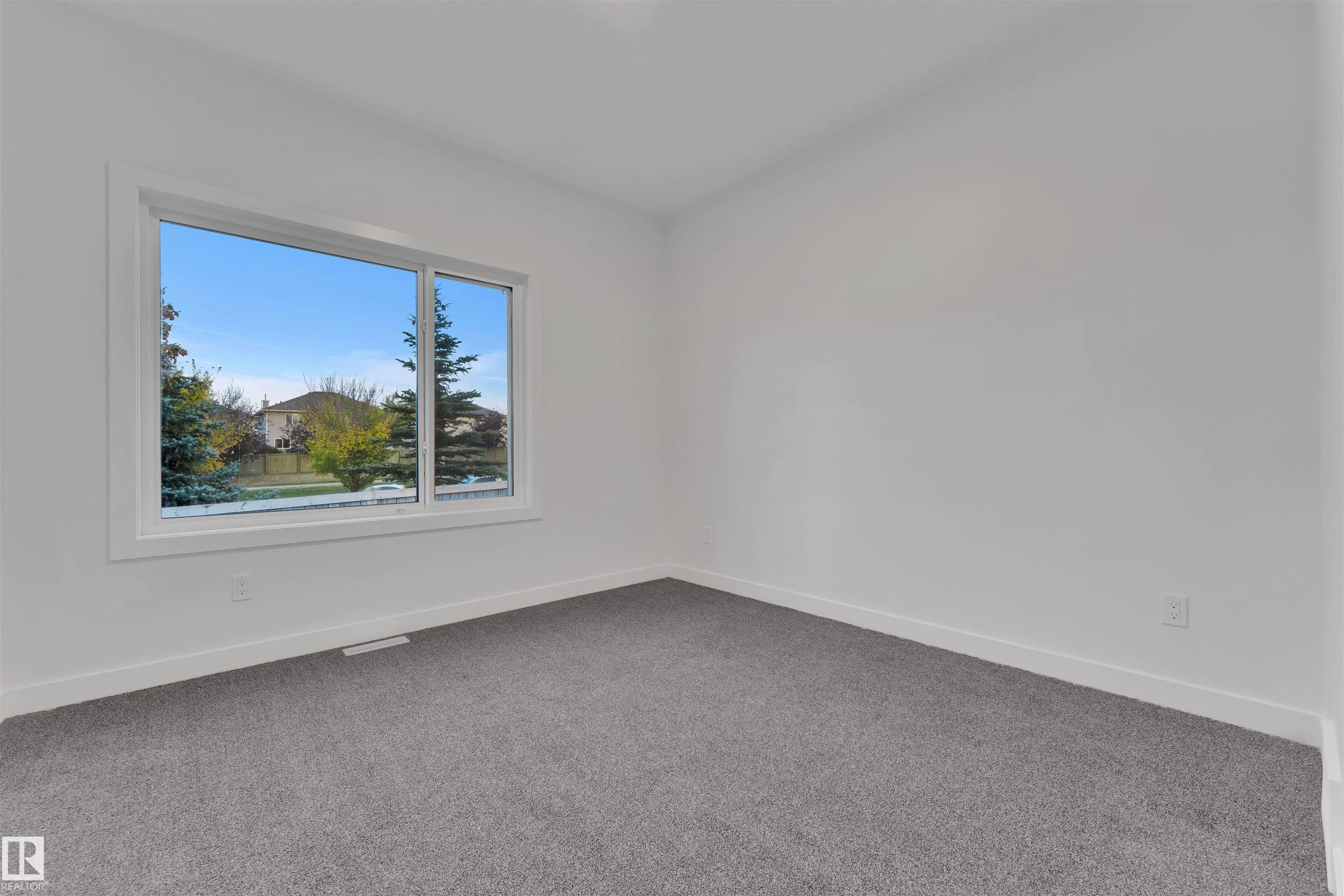 48 HAZELWOOD Lane