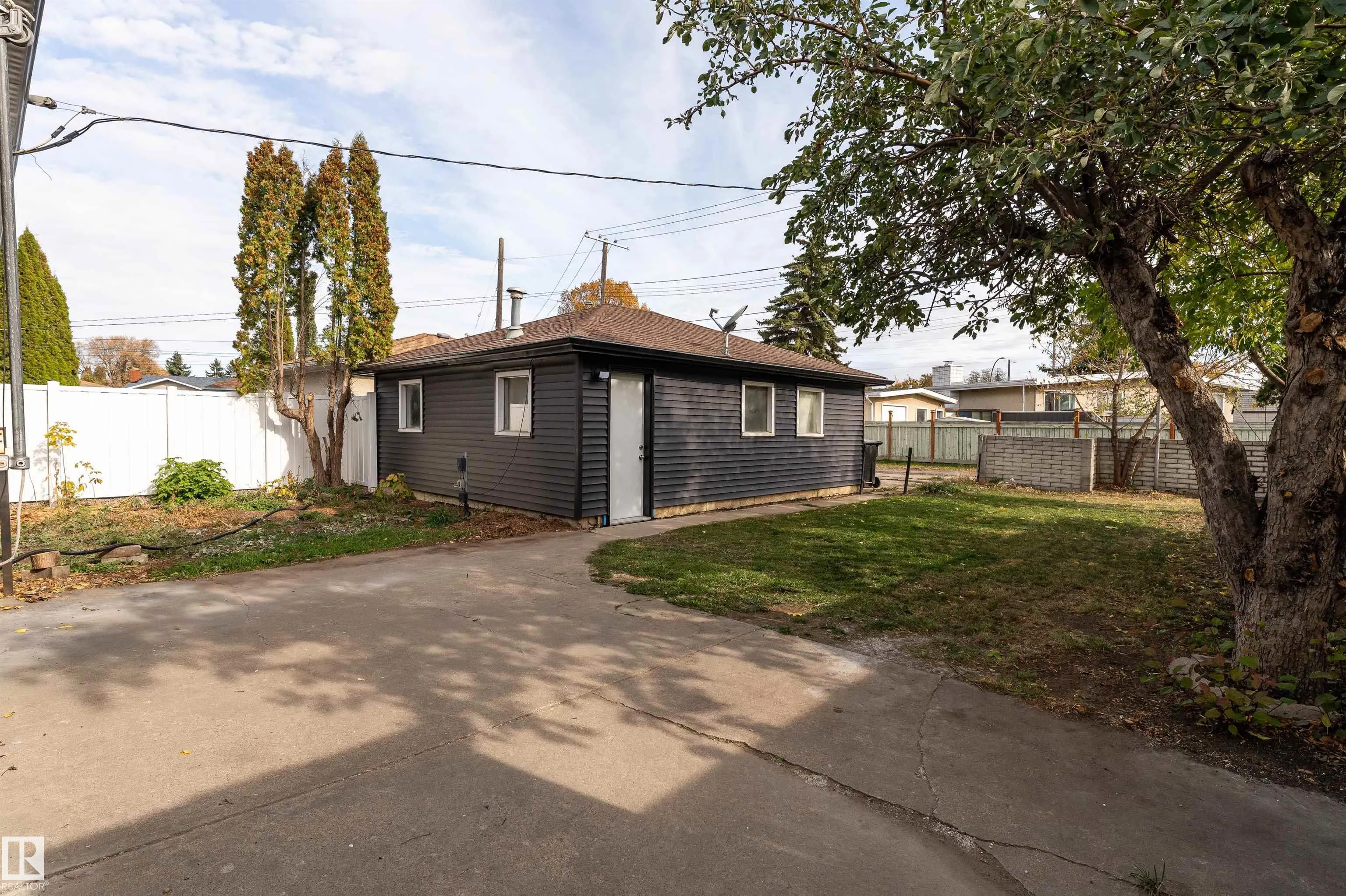 8707 54 Street