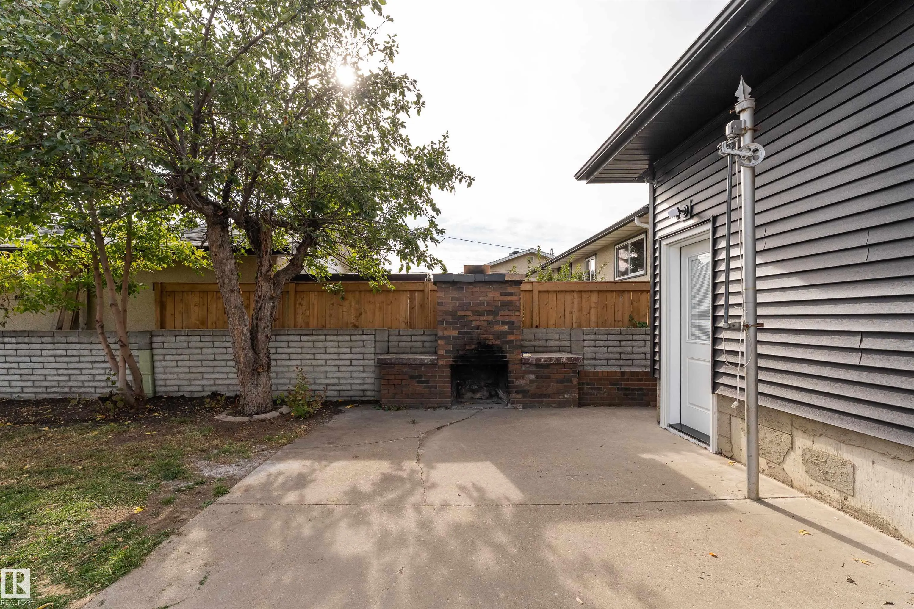 8707 54 Street