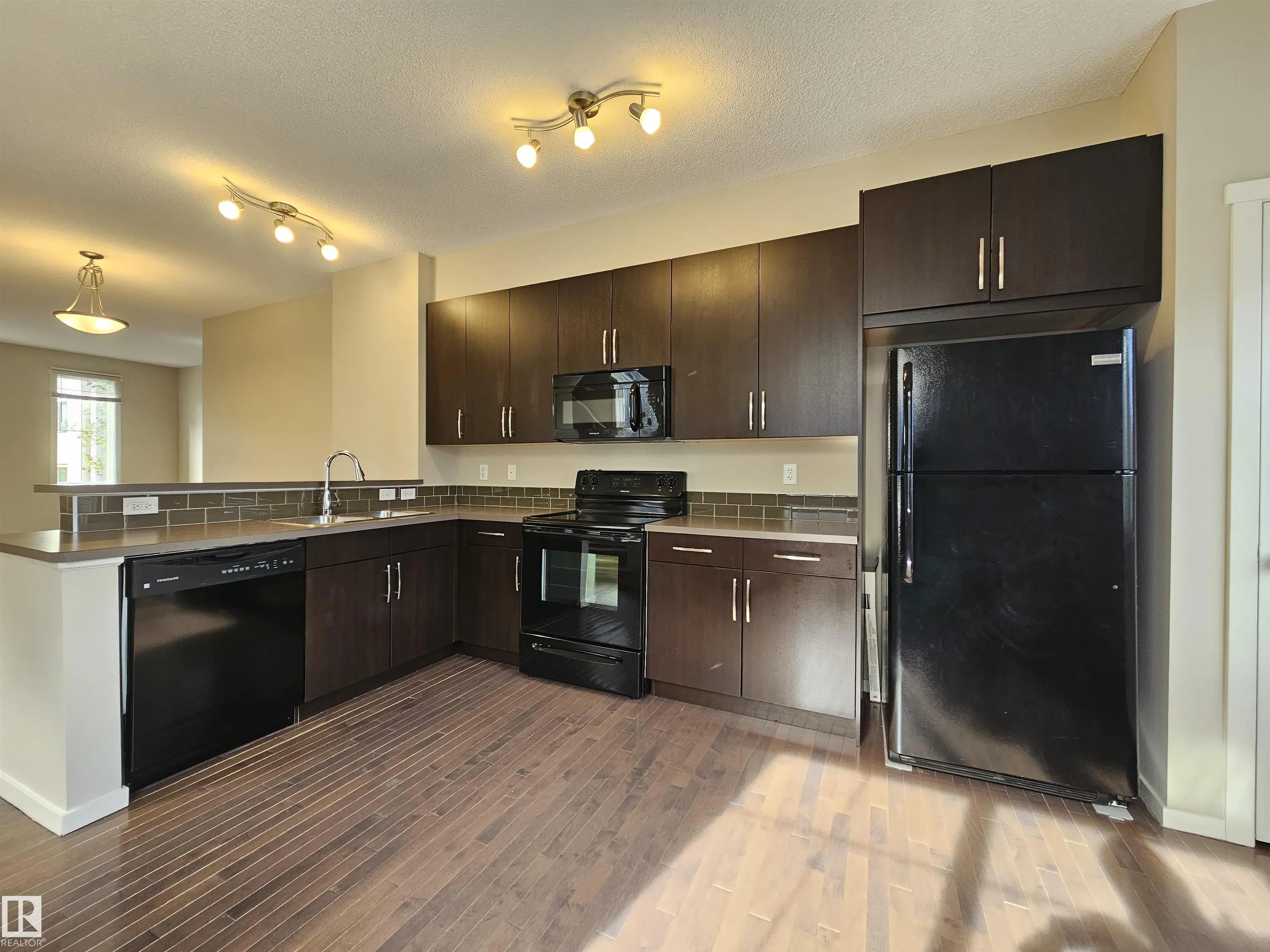 603 WATT Boulevard