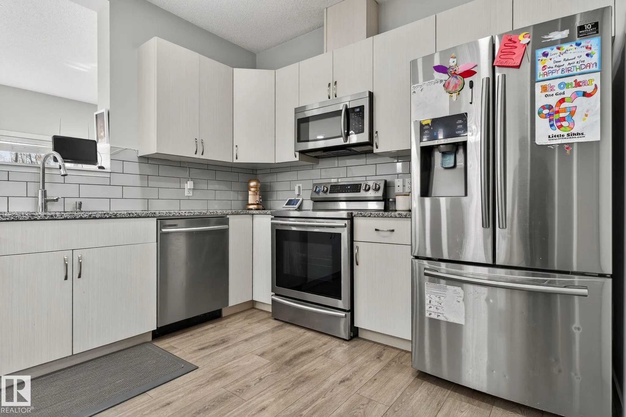 267 39 ave