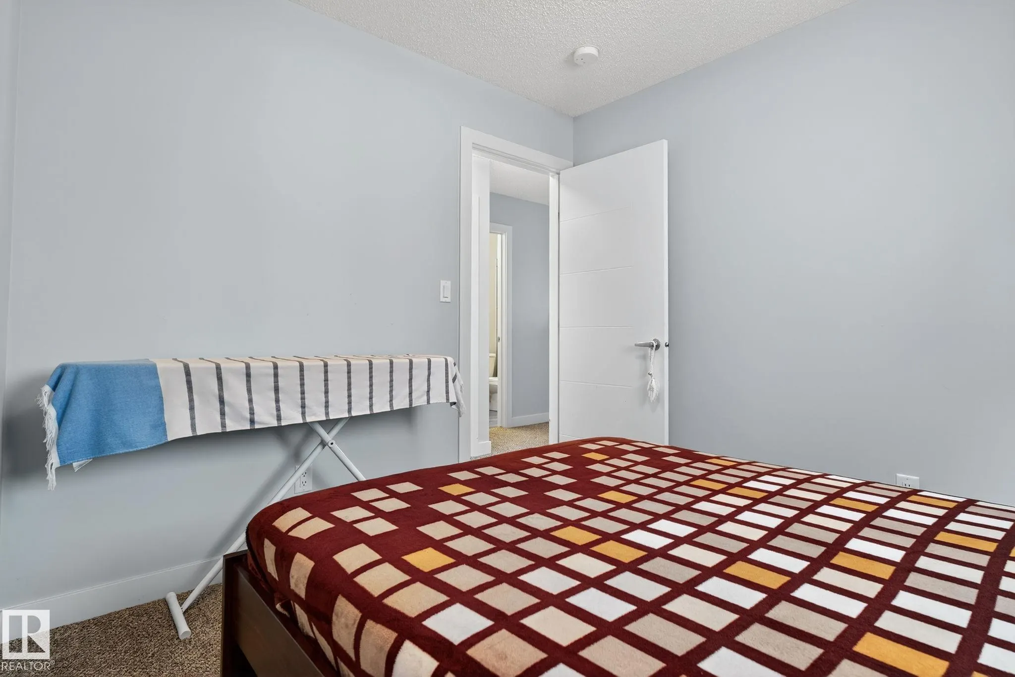 267 39 ave