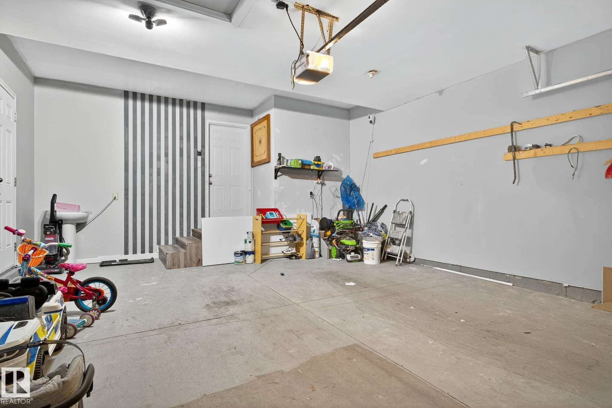 267 39 ave
