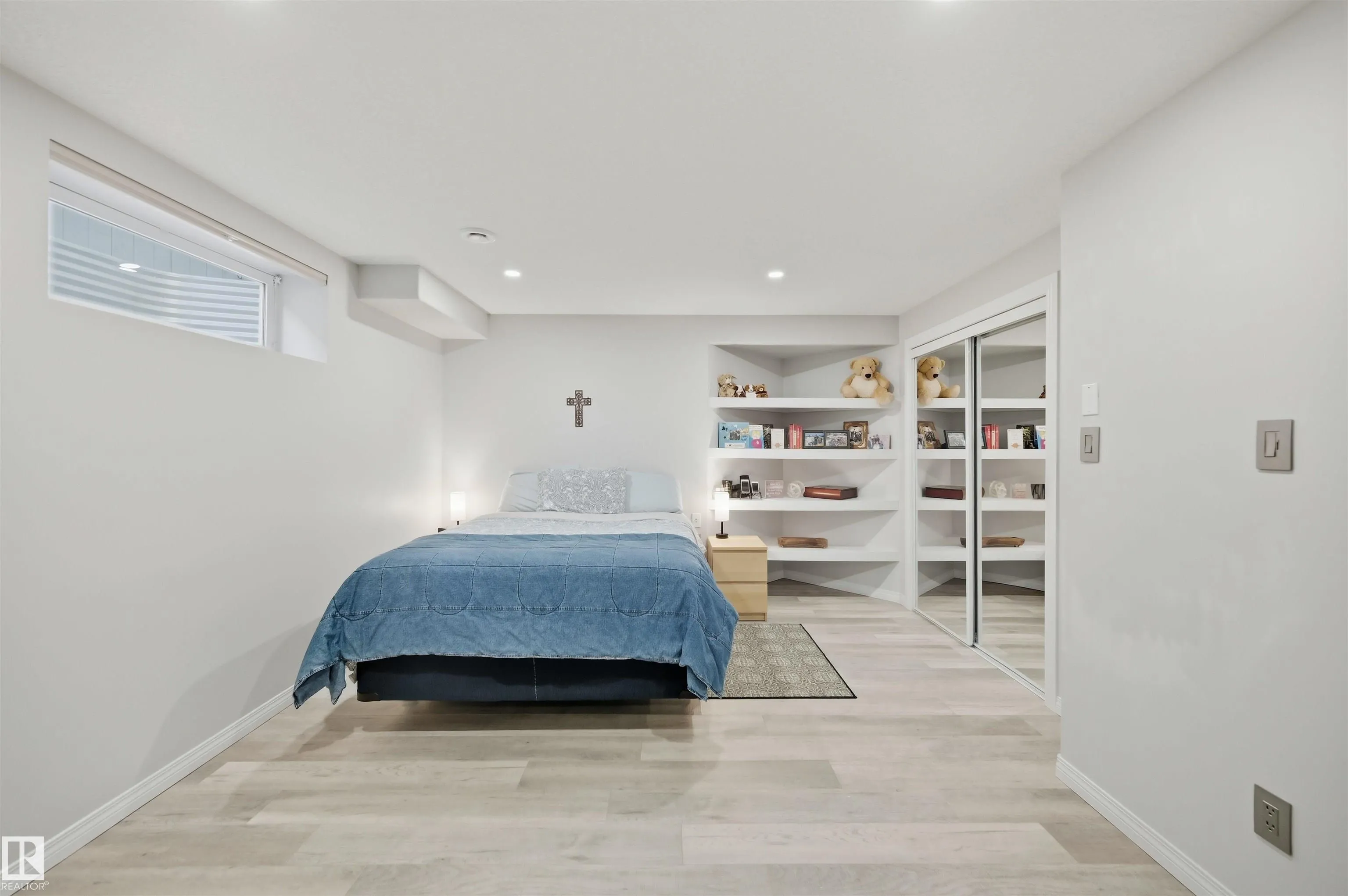 2311 BAILEY Court