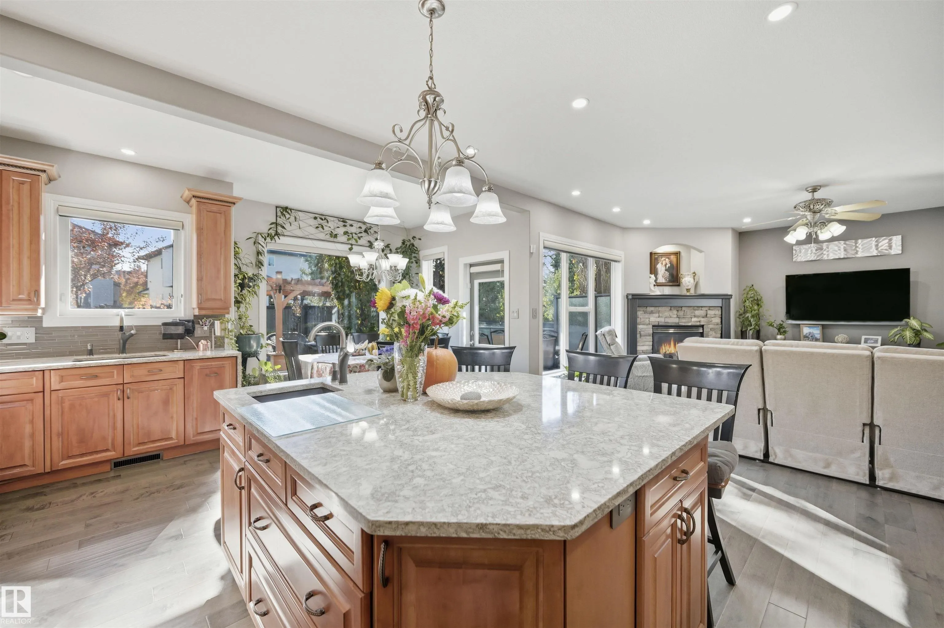 2311 BAILEY Court