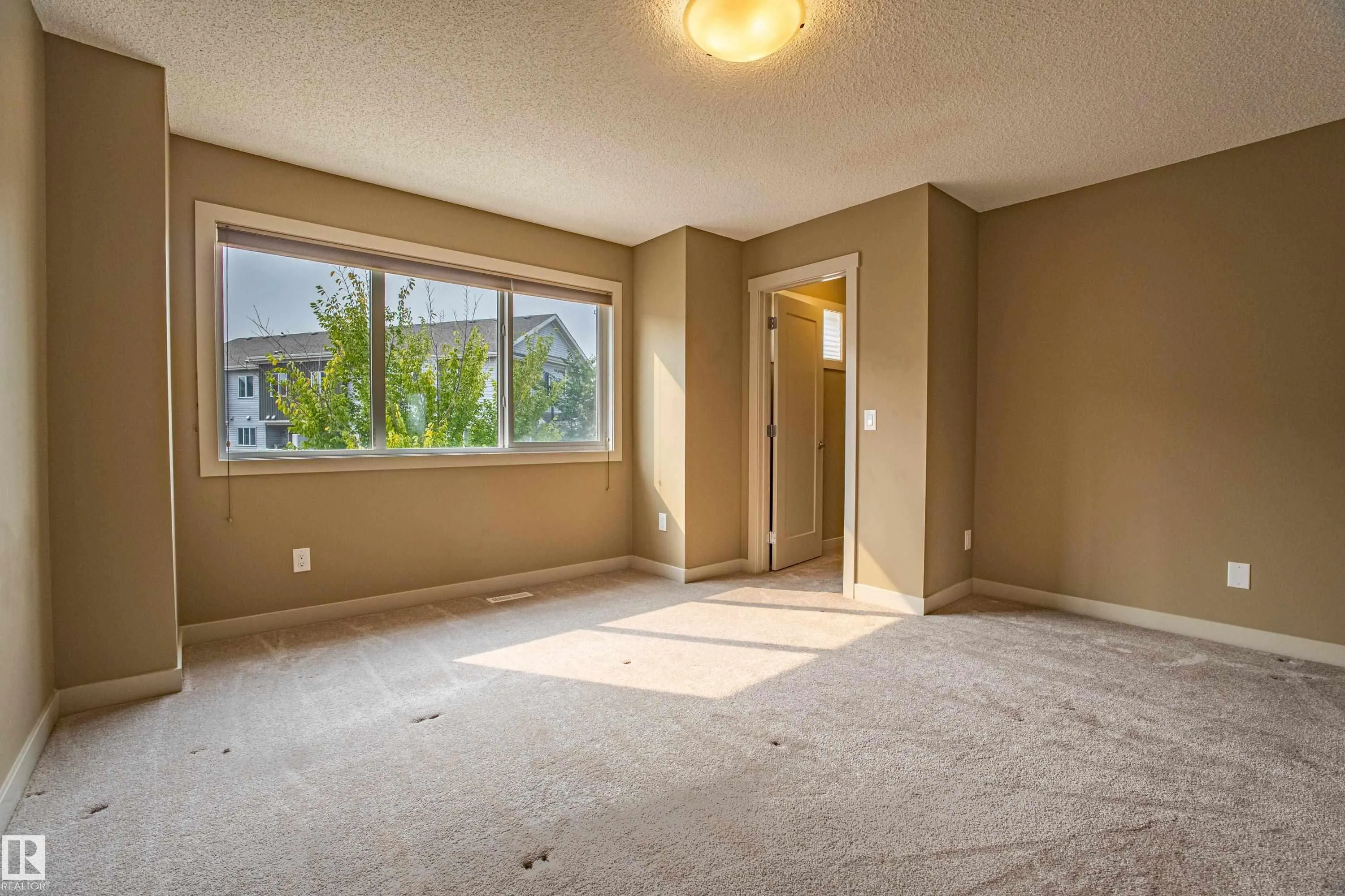 2121 HADDOW Drive