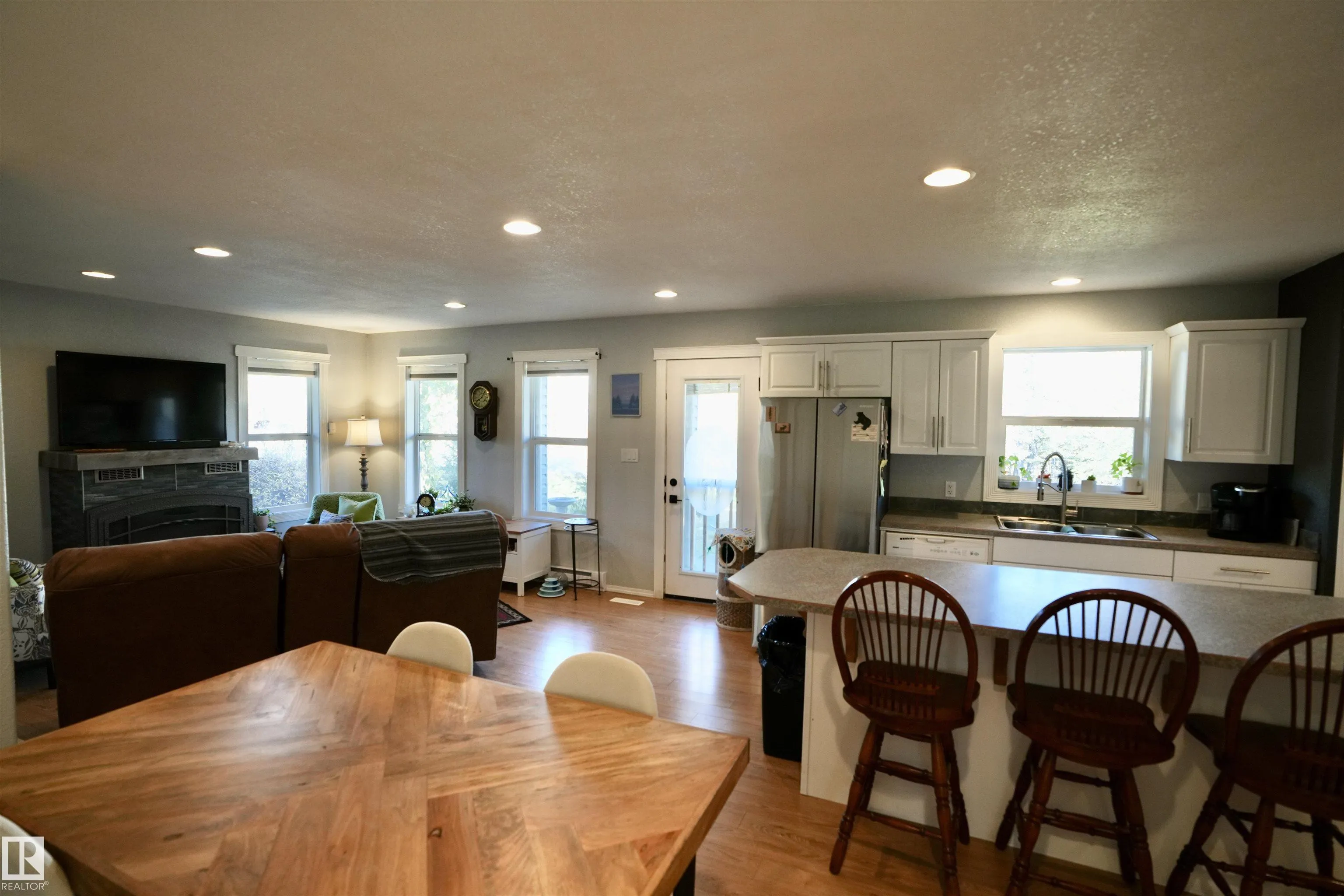 136, 11124 TWP RD 595