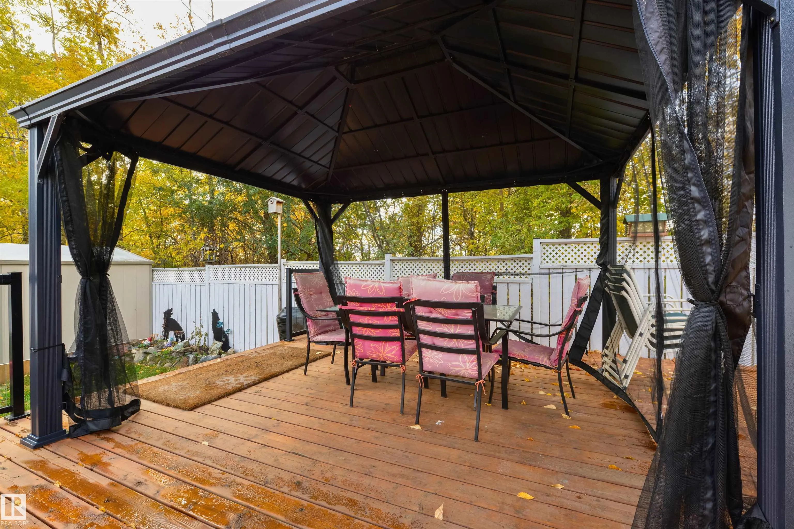 2809 Lakeside Cres