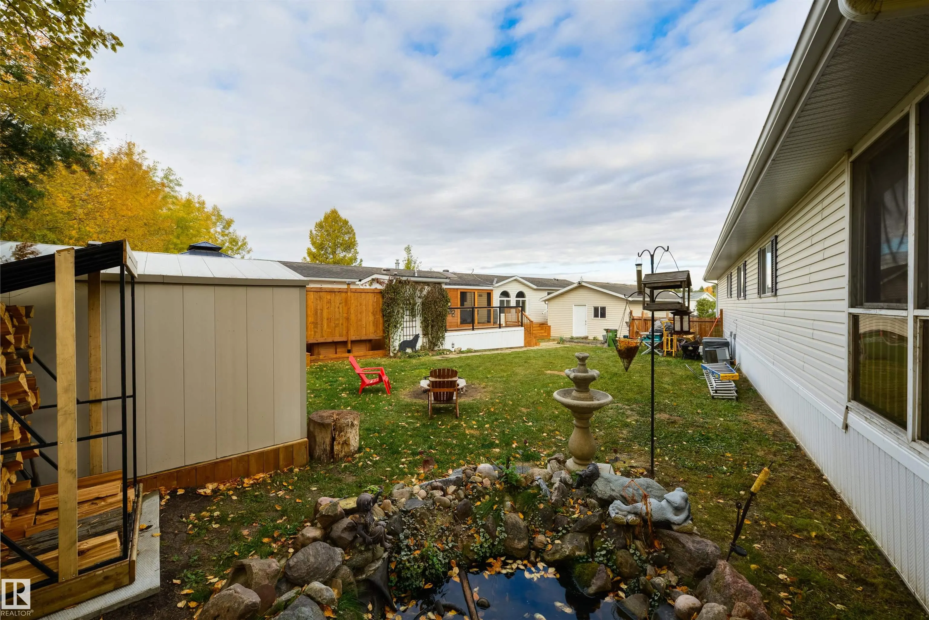2809 Lakeside Cres