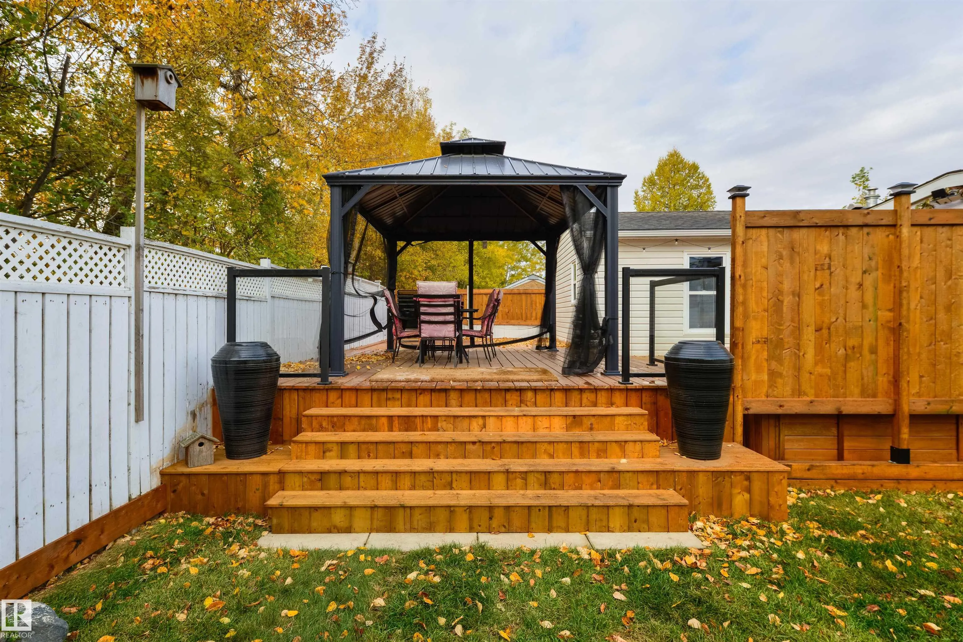 2809 Lakeside Cres