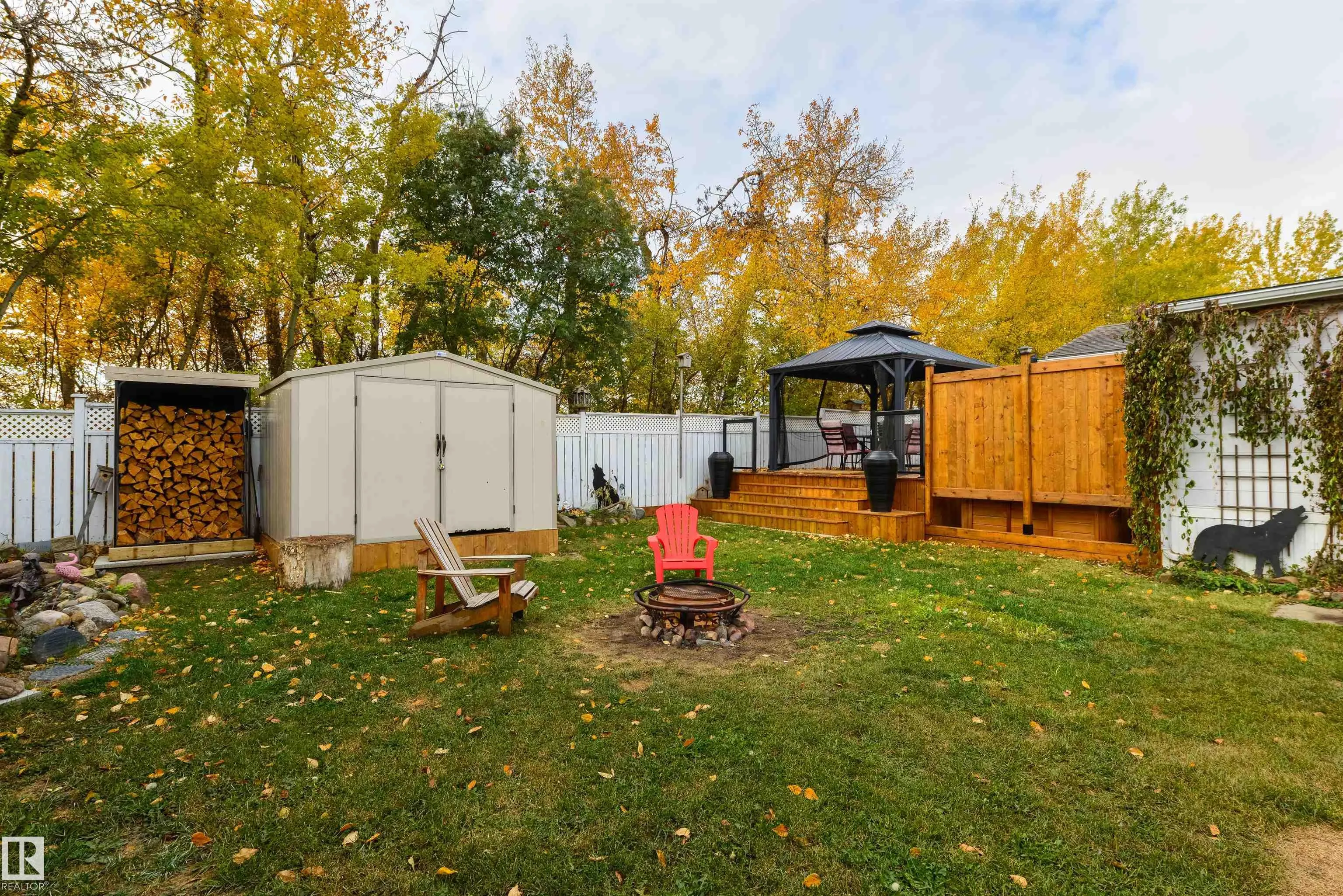 2809 Lakeside Cres