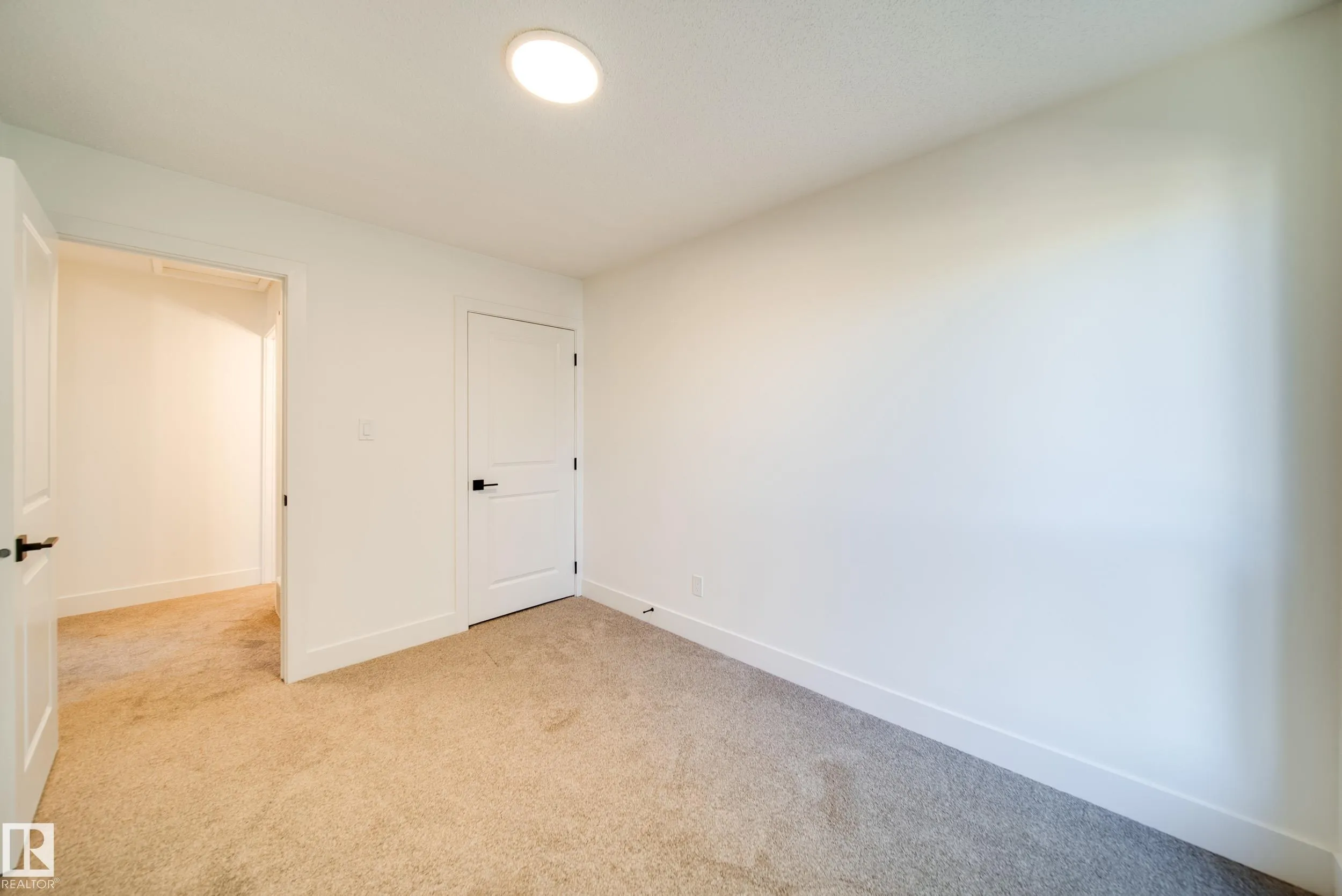 191 GRANDIN Village