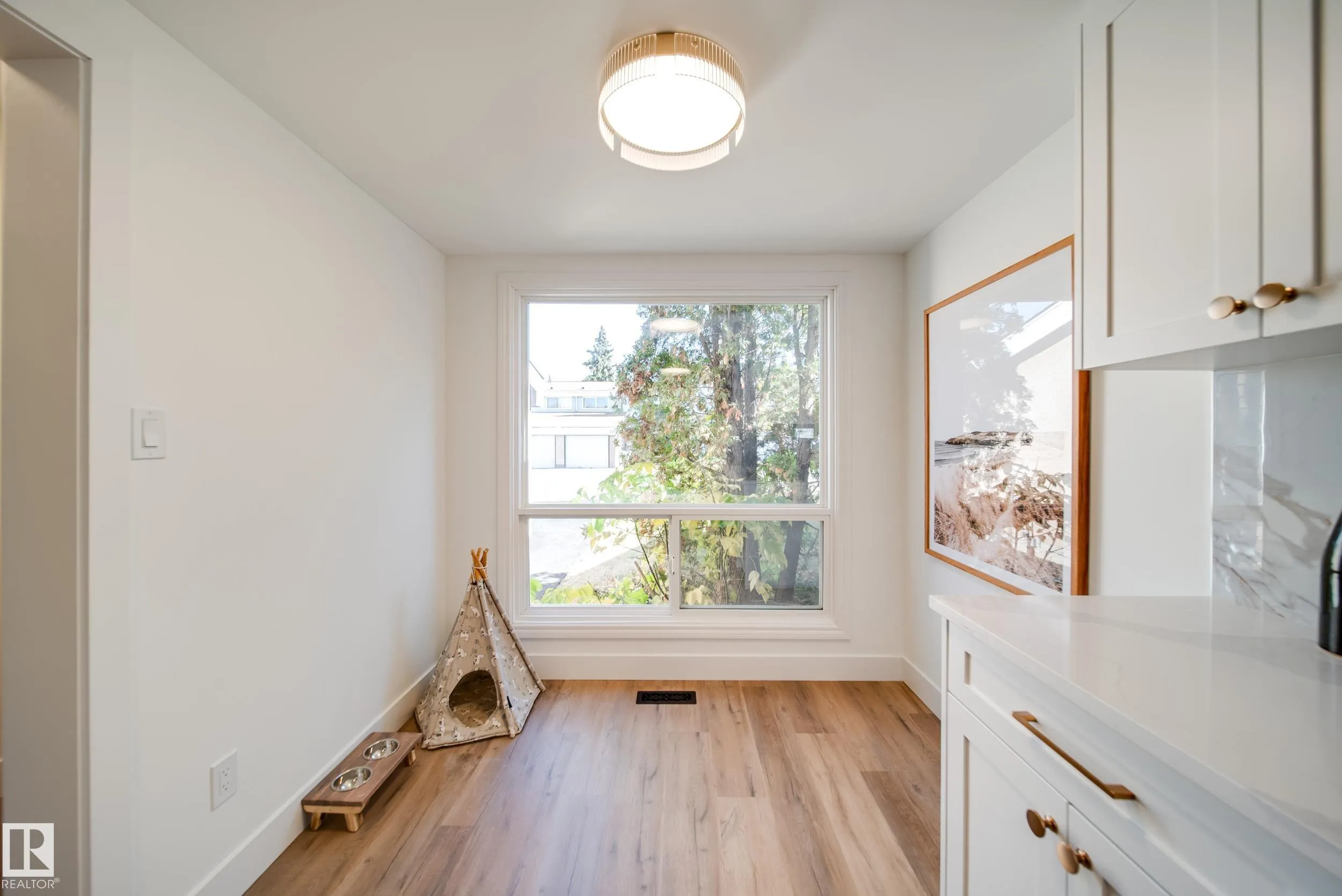 191 GRANDIN Village