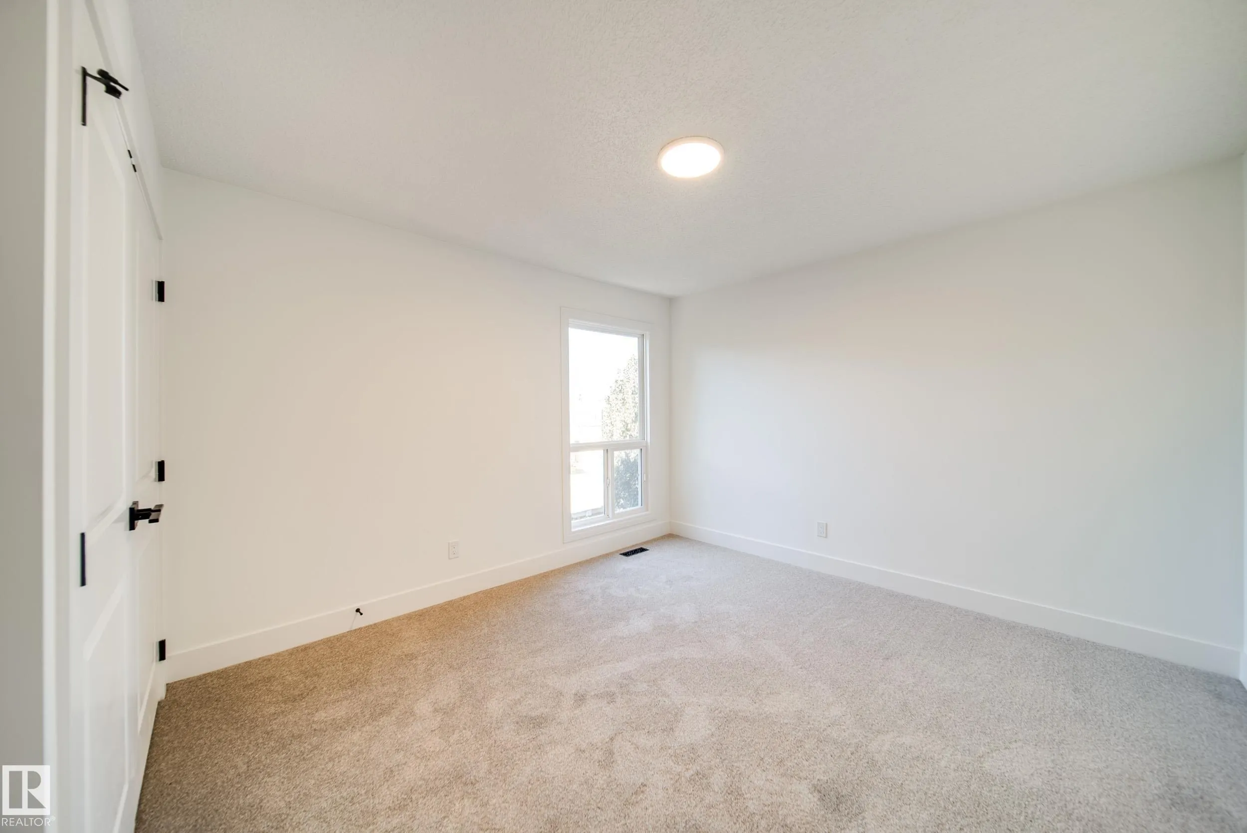 191 GRANDIN Village