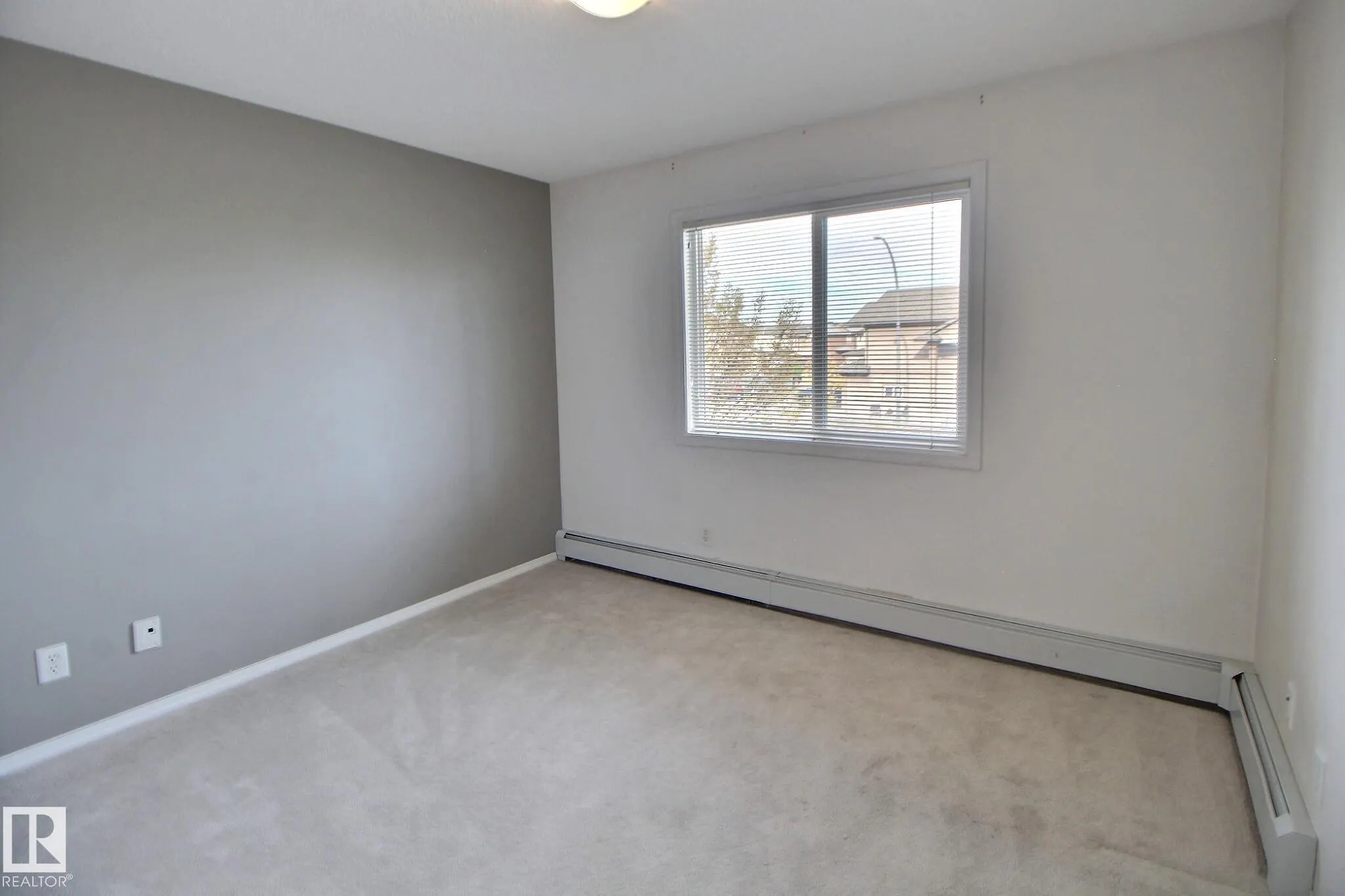 5951 165 Avenue