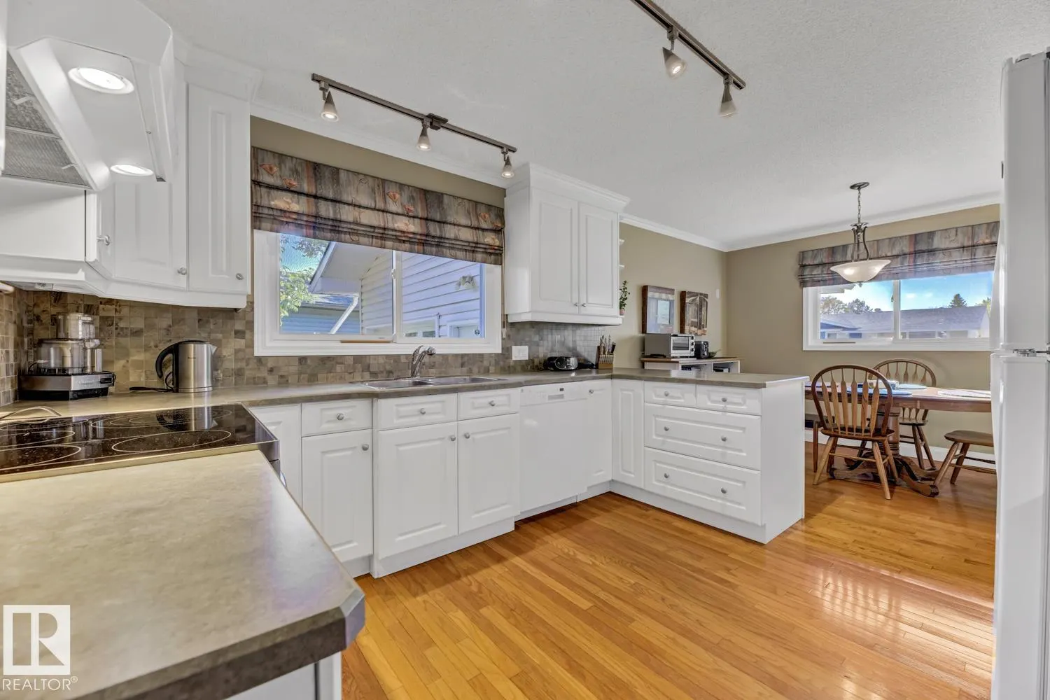 1015 PARKER Drive