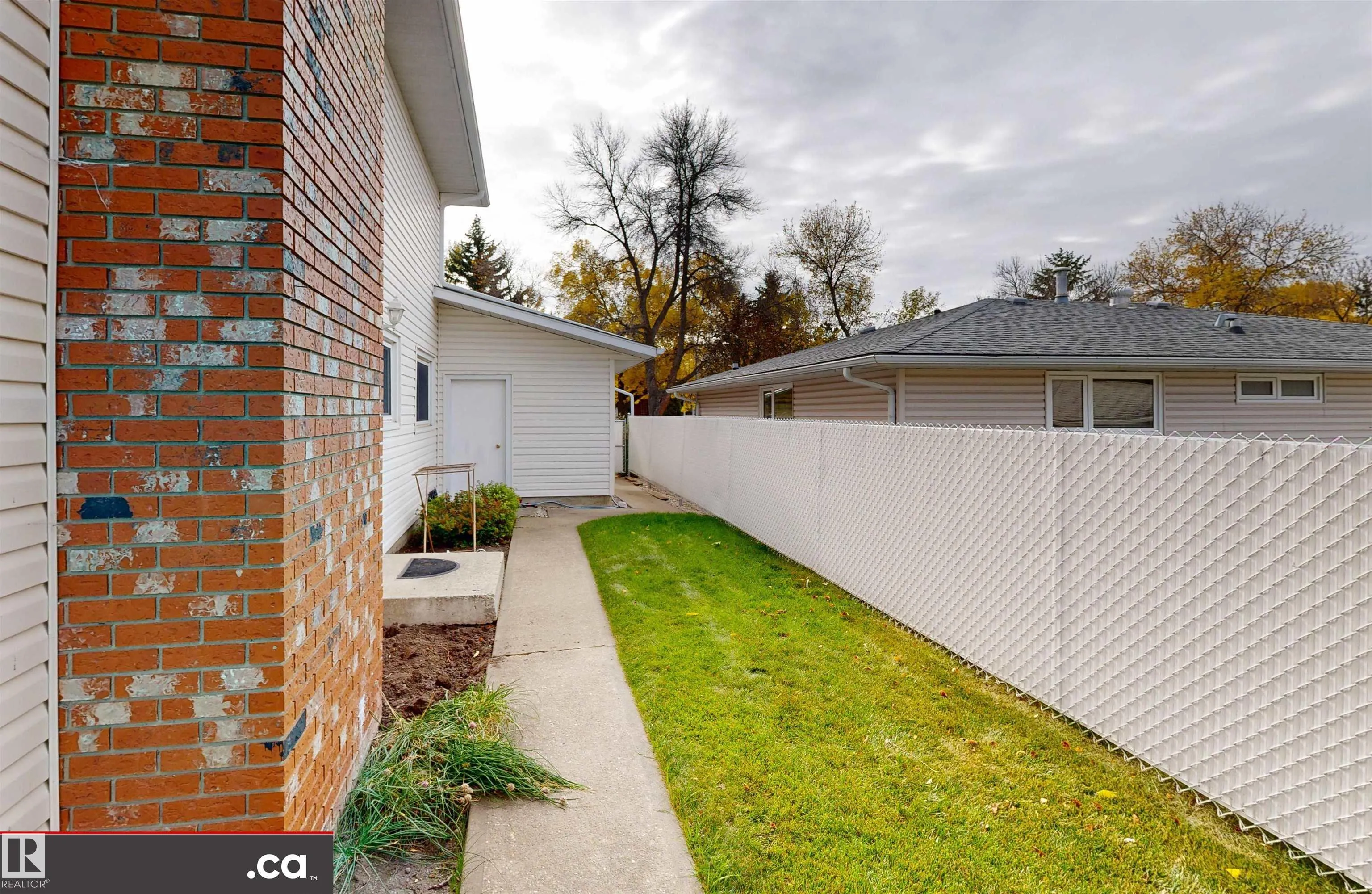 16 Gatewood Avenue