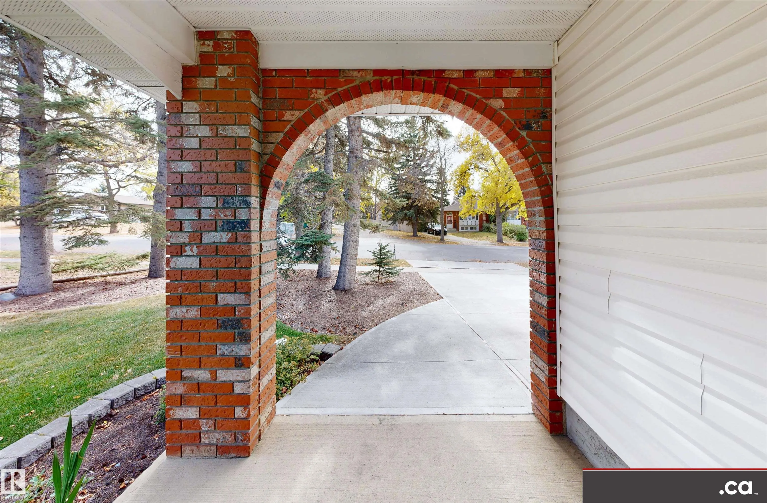 16 Gatewood Avenue