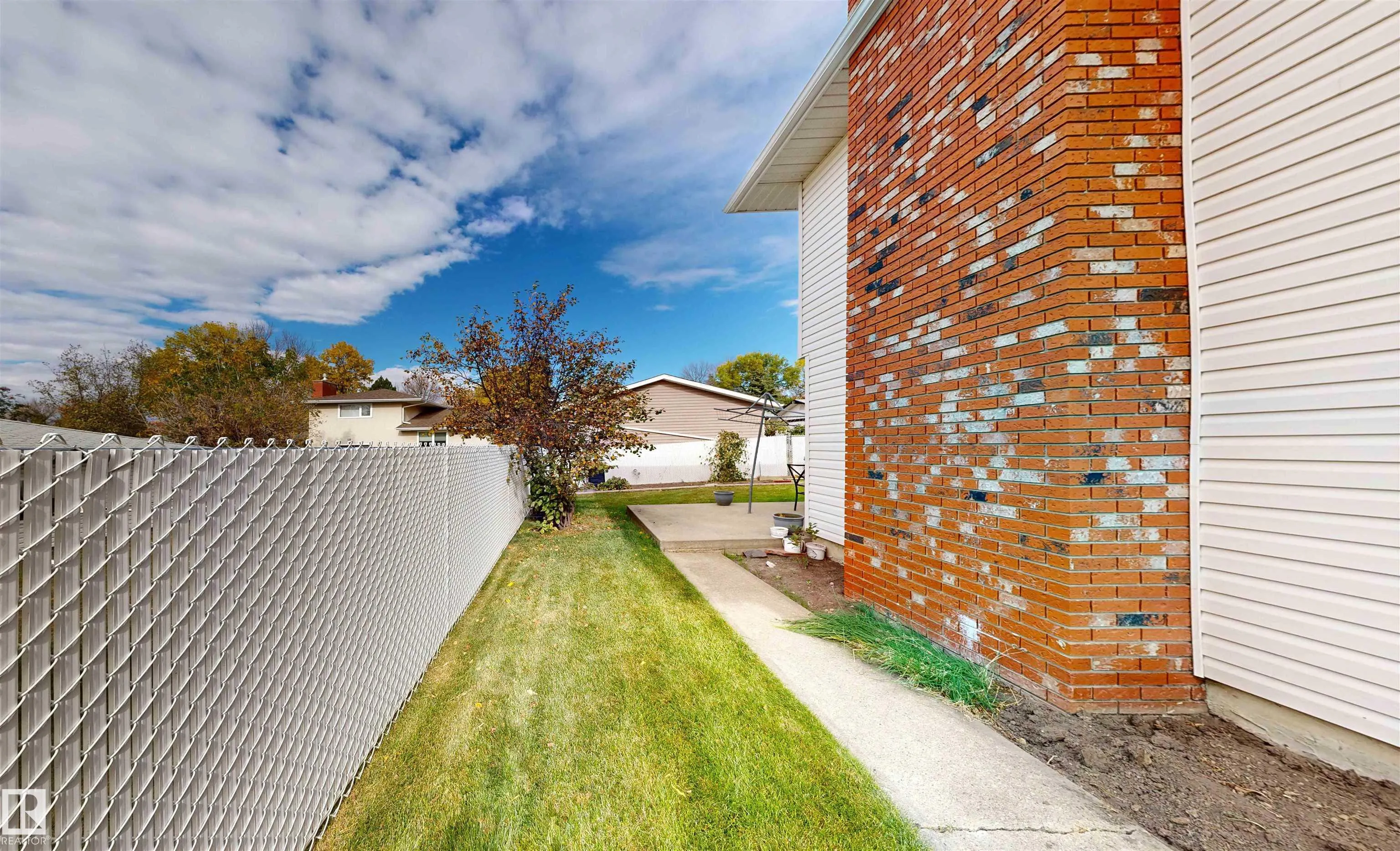 16 Gatewood Avenue