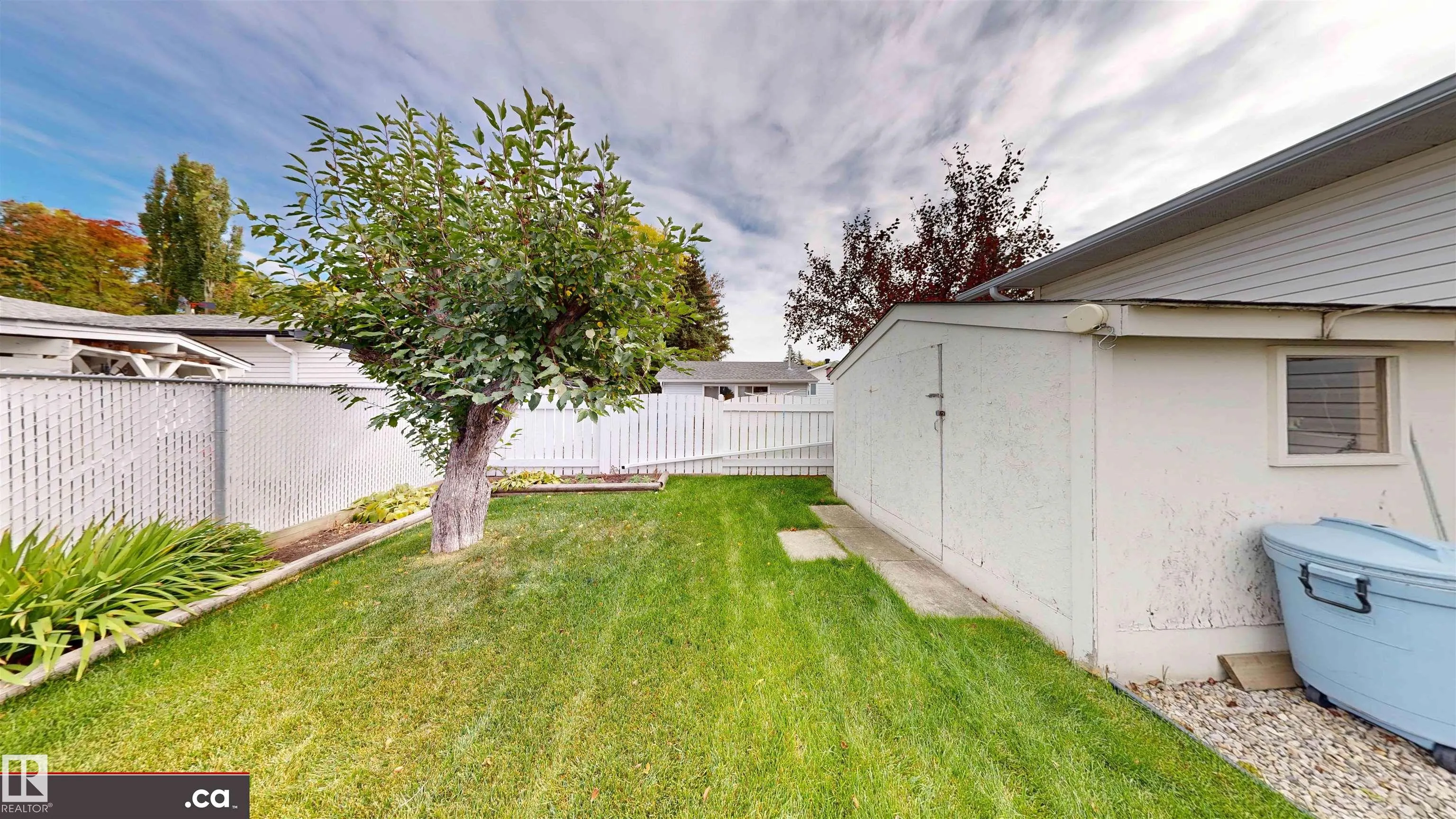 16 Gatewood Avenue