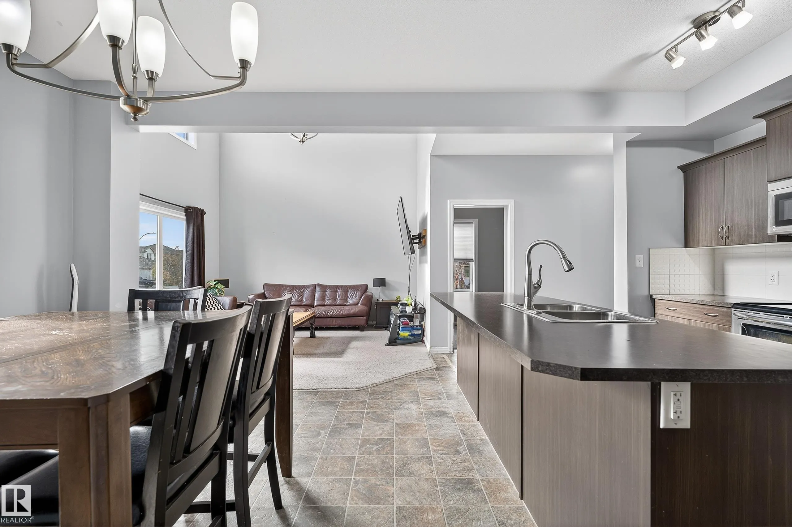99 DALQUIST Bay