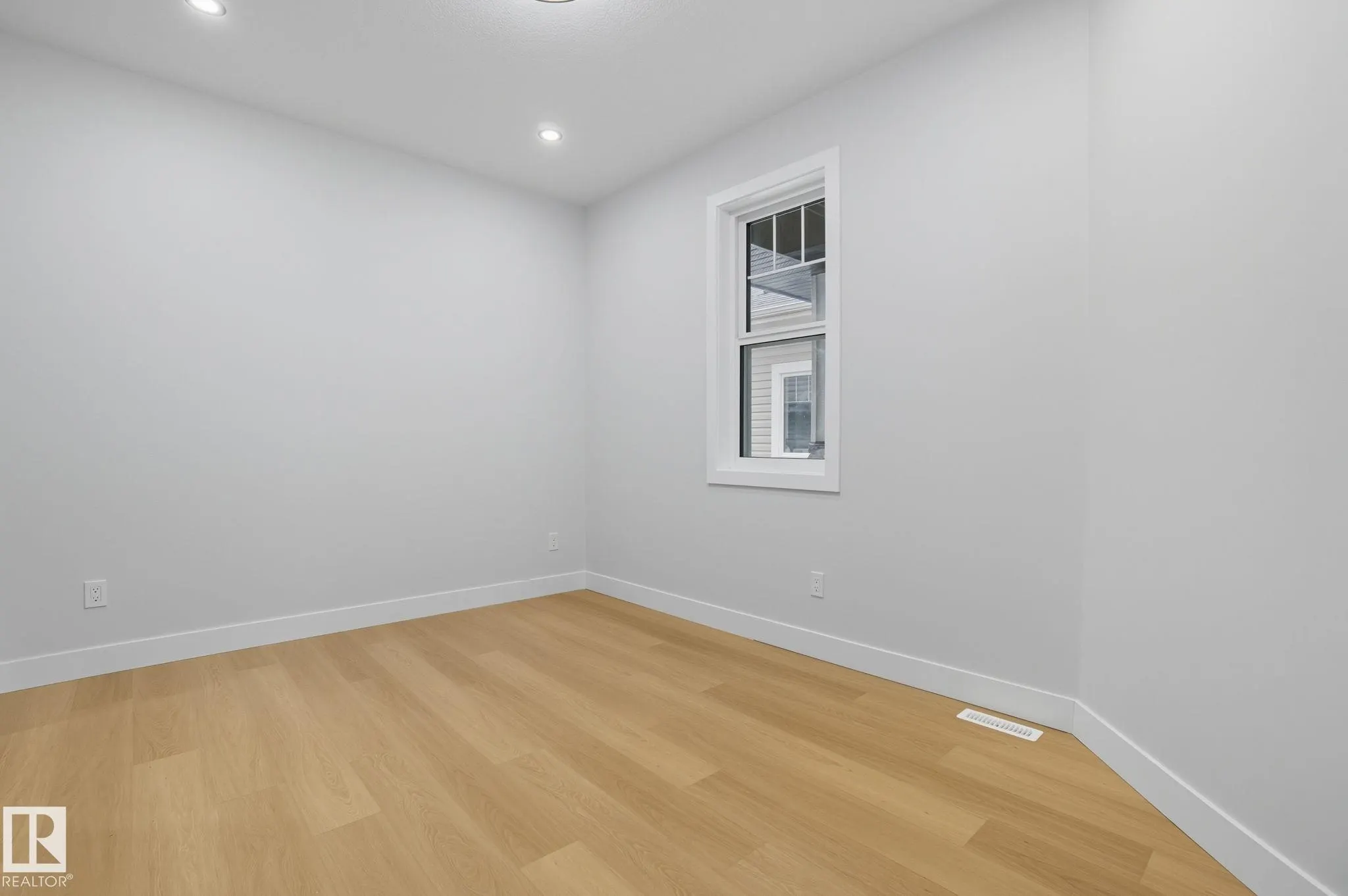 8105 GOURLAY Place