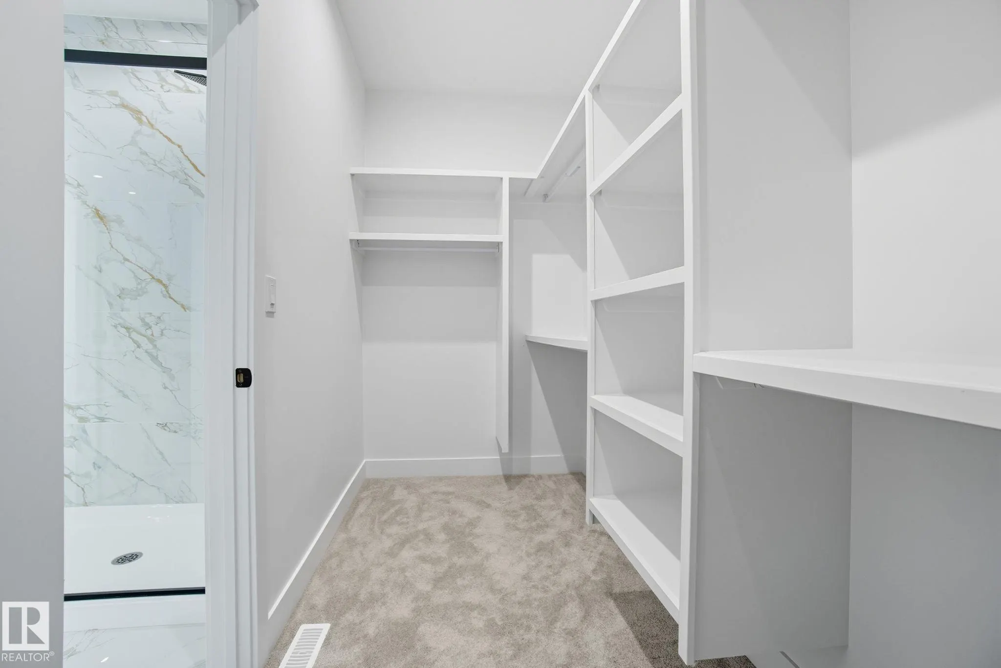 8105 GOURLAY Place