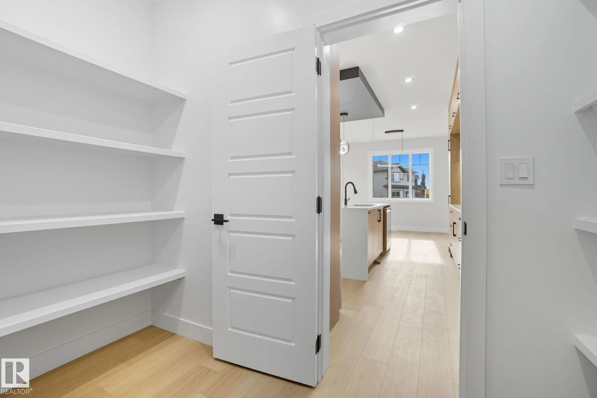 8105 GOURLAY Place
