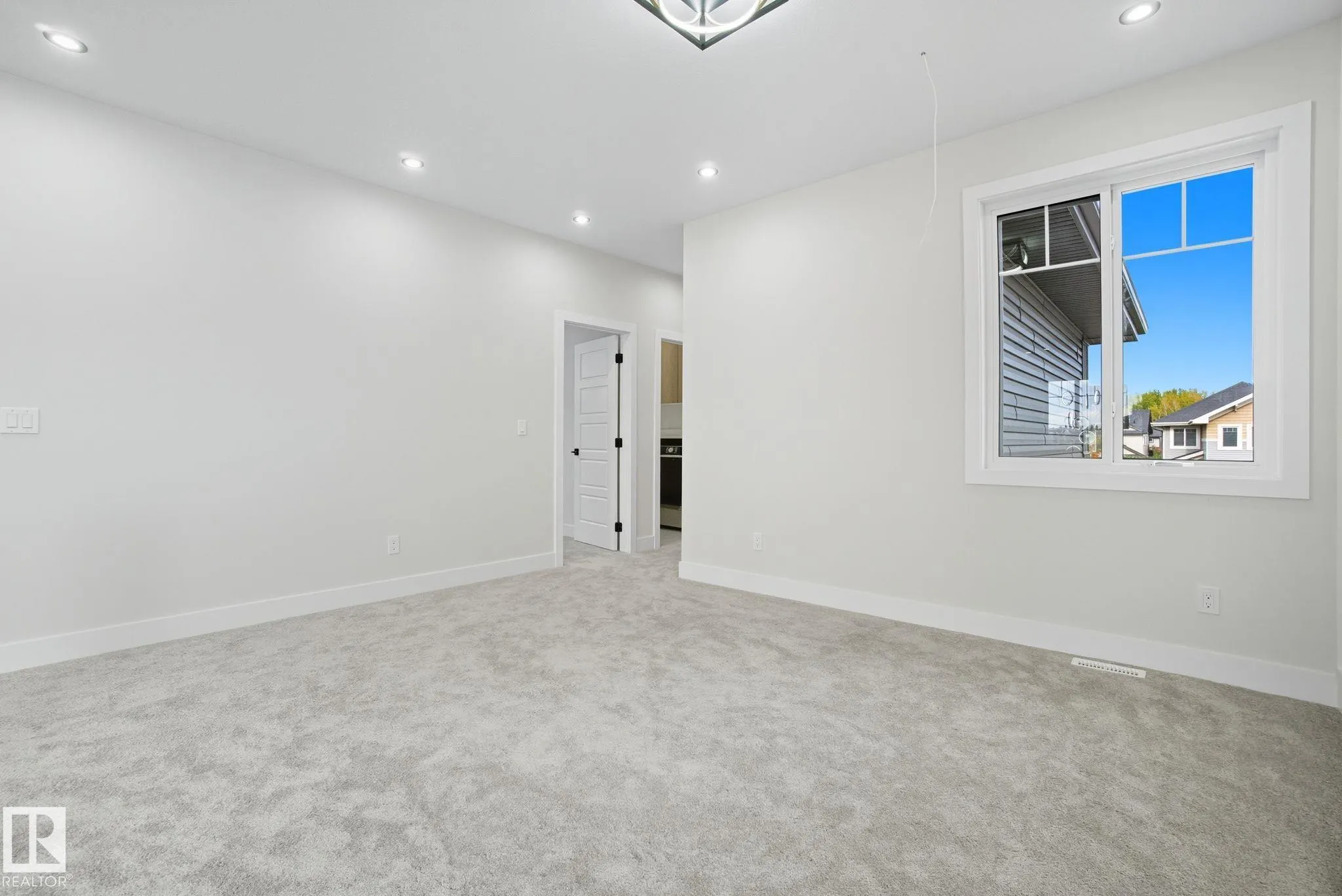 8105 GOURLAY Place
