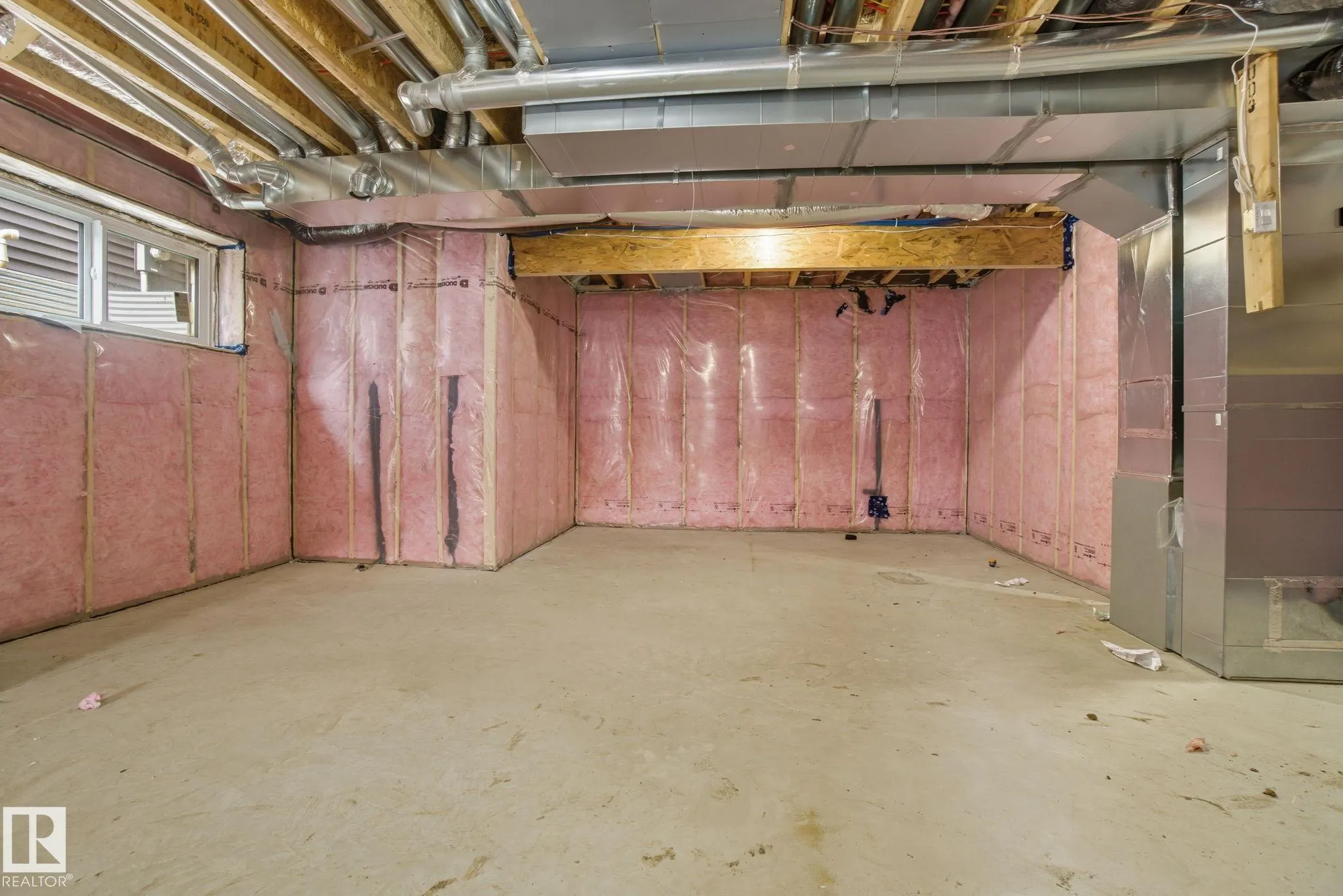 8105 GOURLAY Place