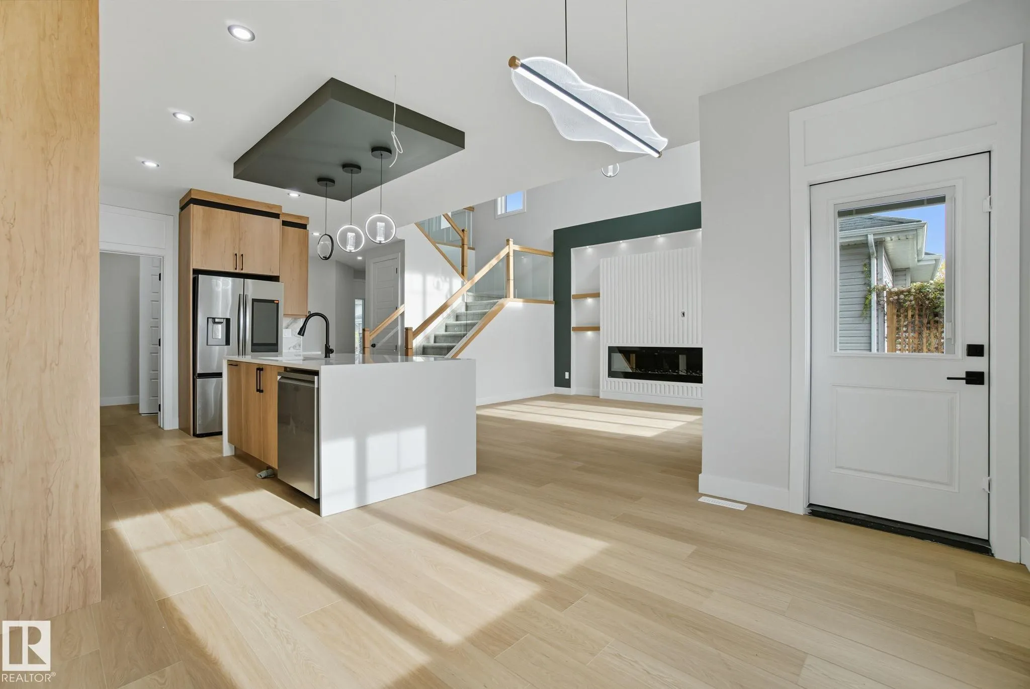 8105 GOURLAY Place