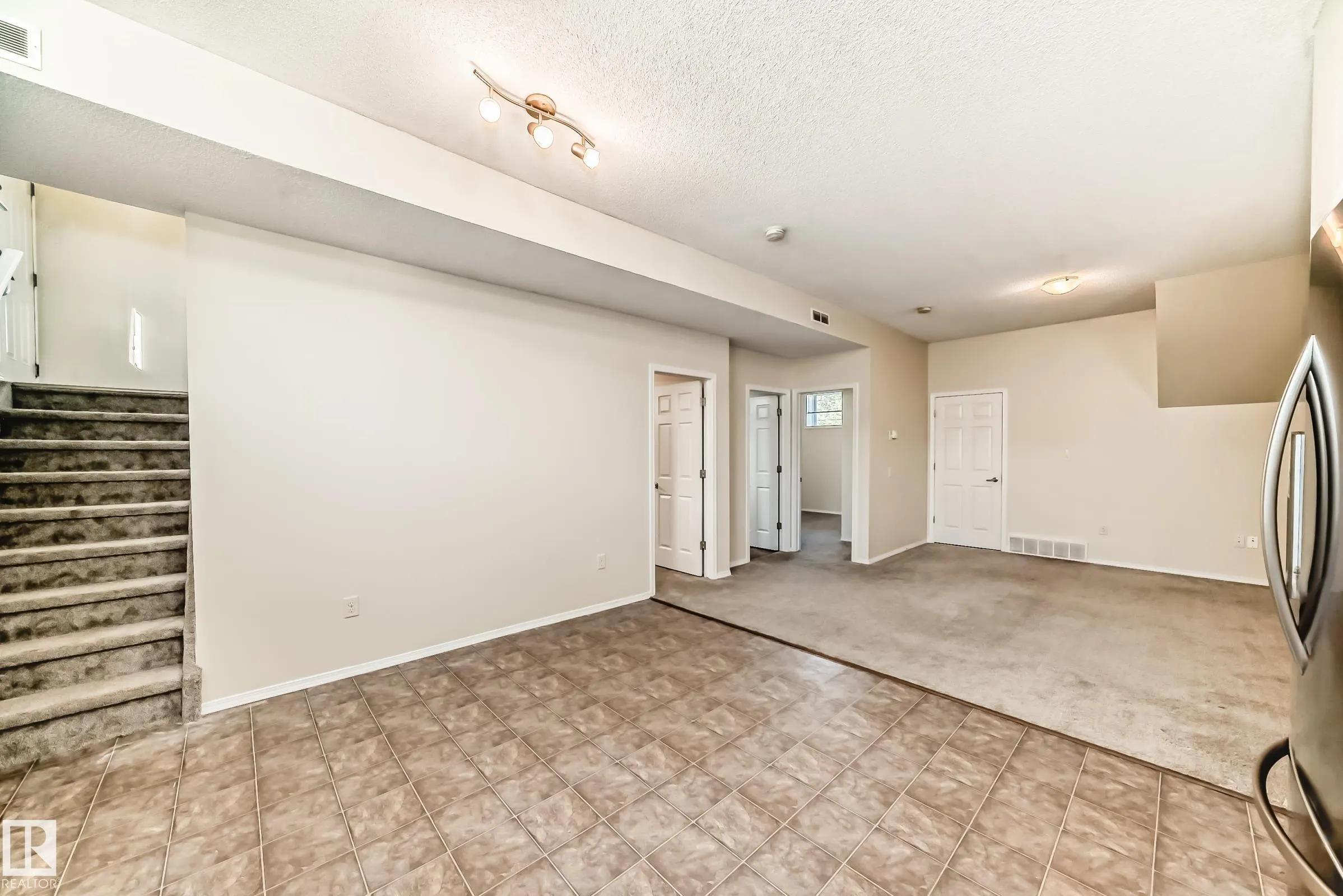142 Selkirk Place