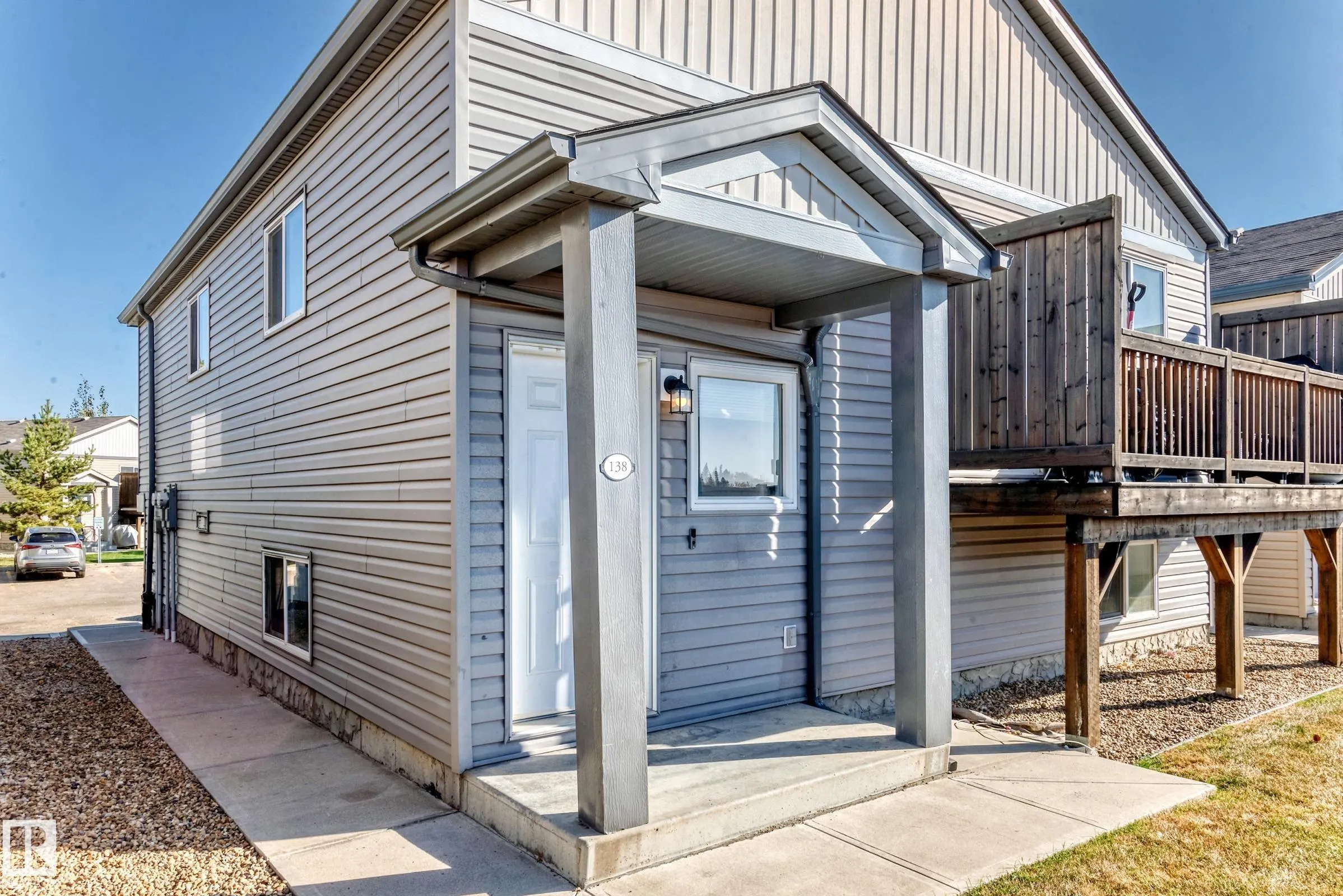 142 Selkirk Place