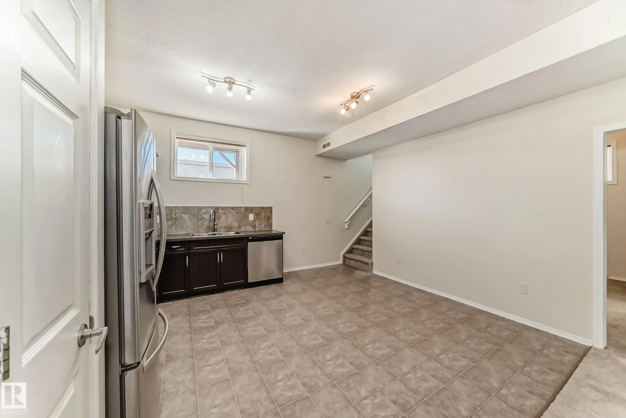 142 Selkirk Place