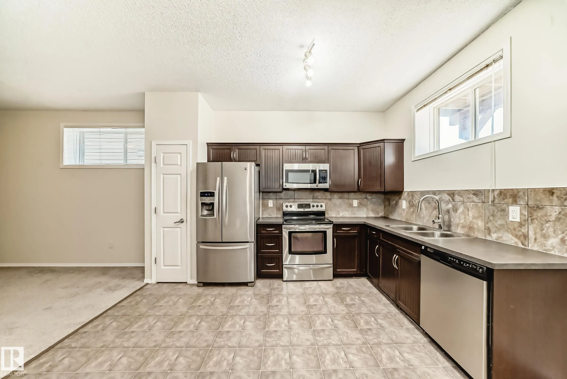 142 Selkirk Place