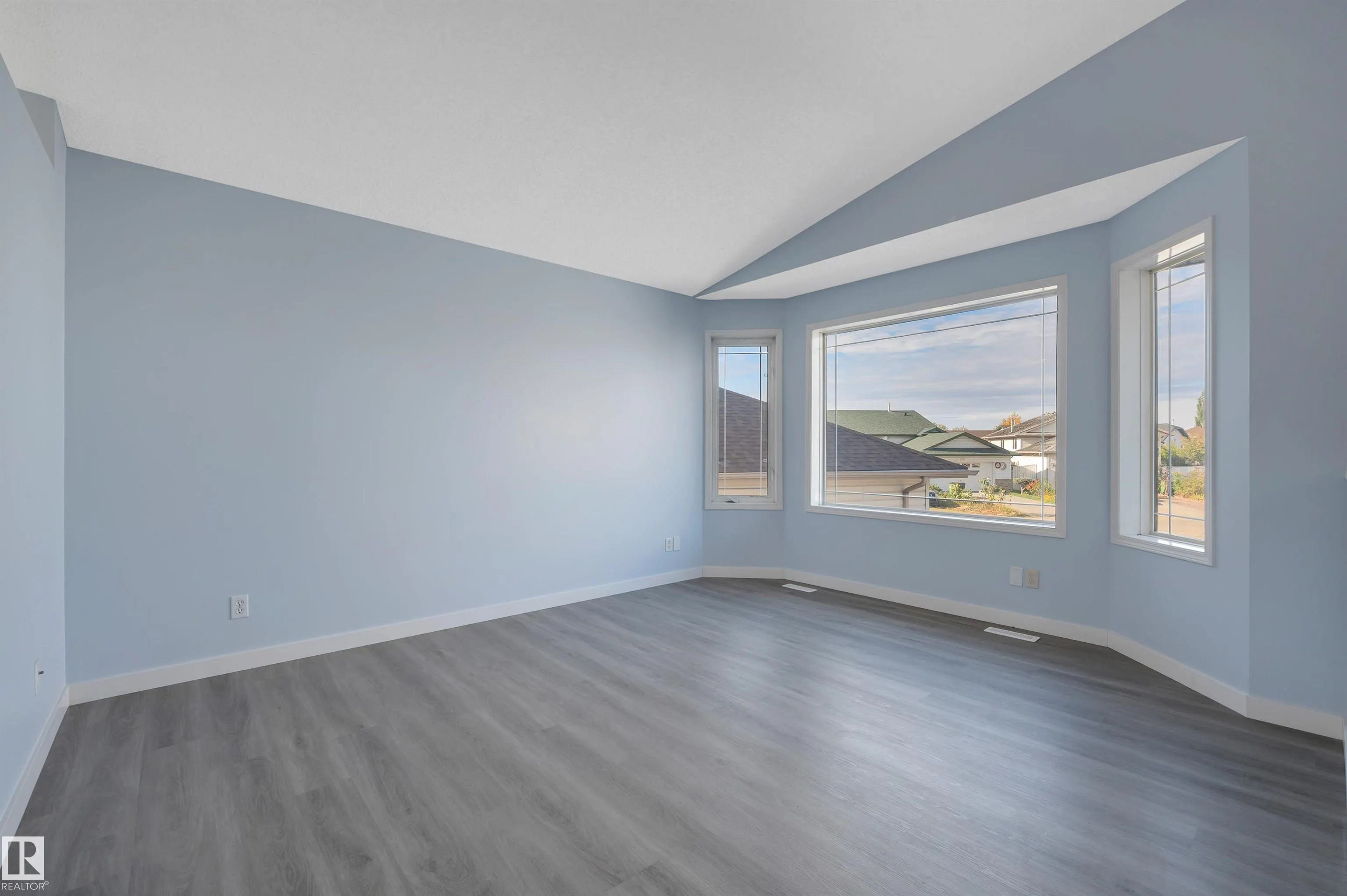 264 DUNVEGAN Road