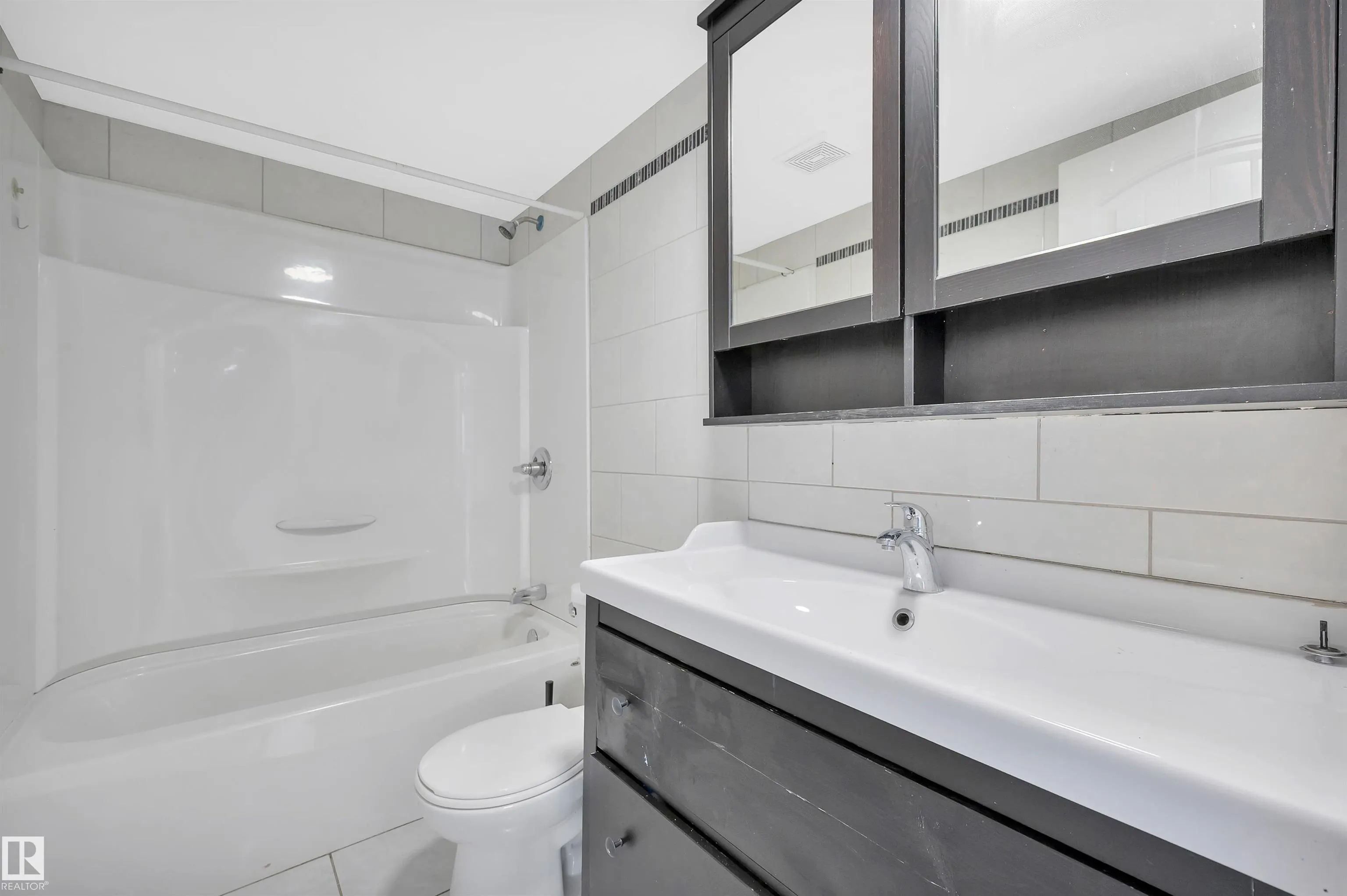 264 DUNVEGAN Road
