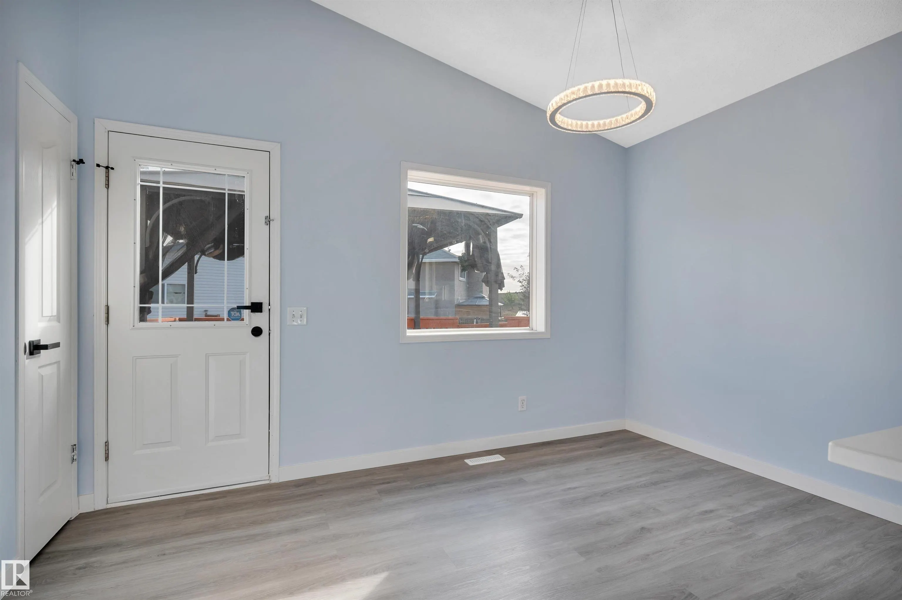 264 DUNVEGAN Road